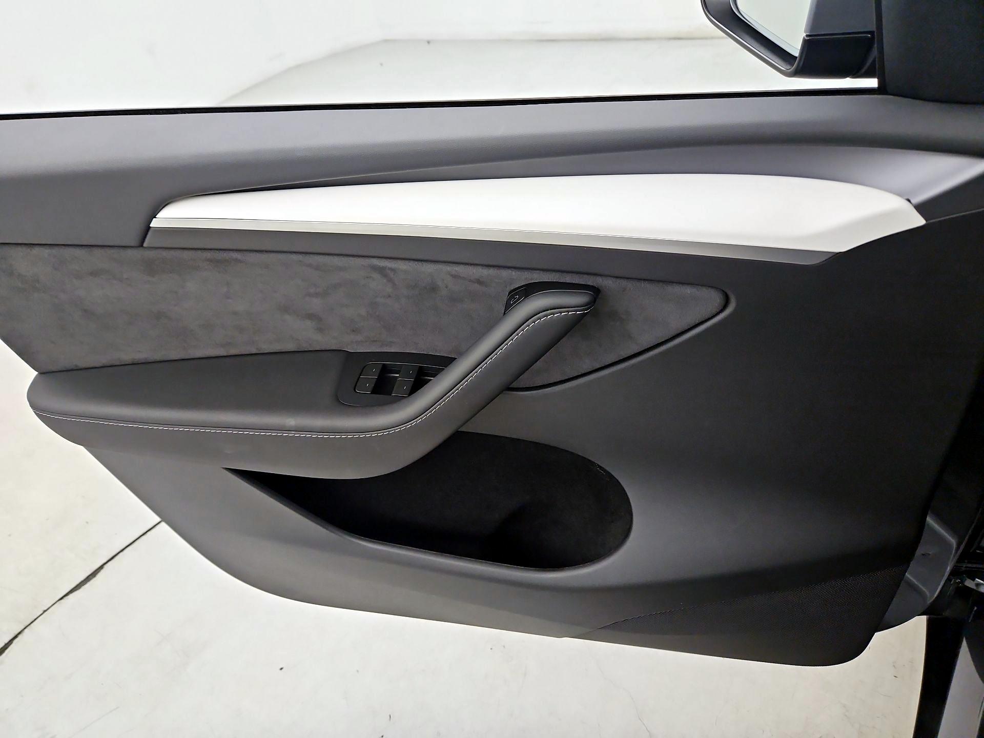 Thumbnail: 2024 Tesla Model Y - 12