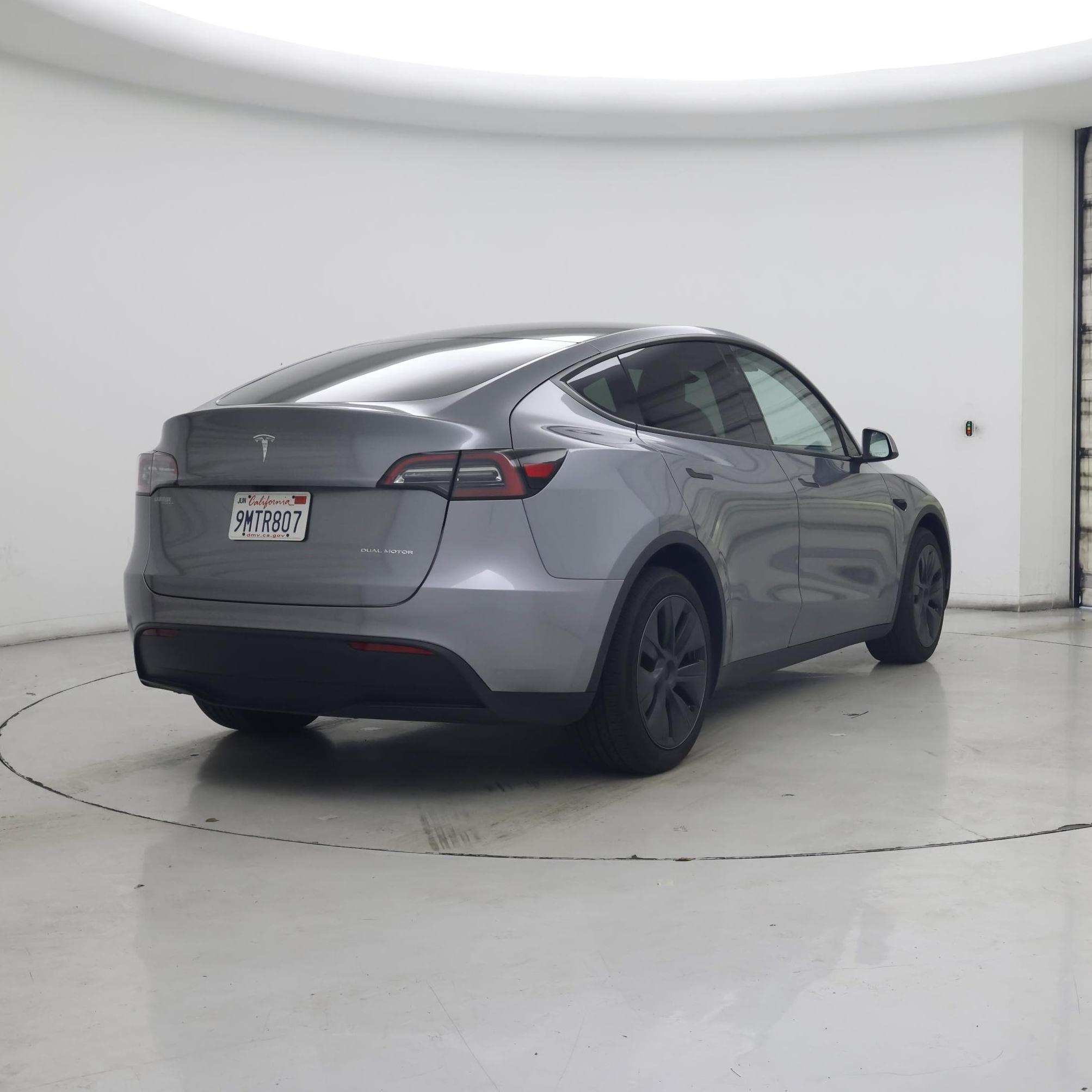 Thumbnail: 2024 Tesla Model Y - 8