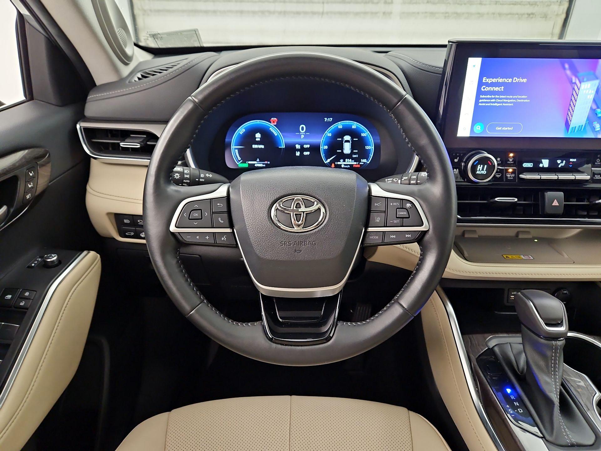 Thumbnail: 2023 Toyota Highlander - 10