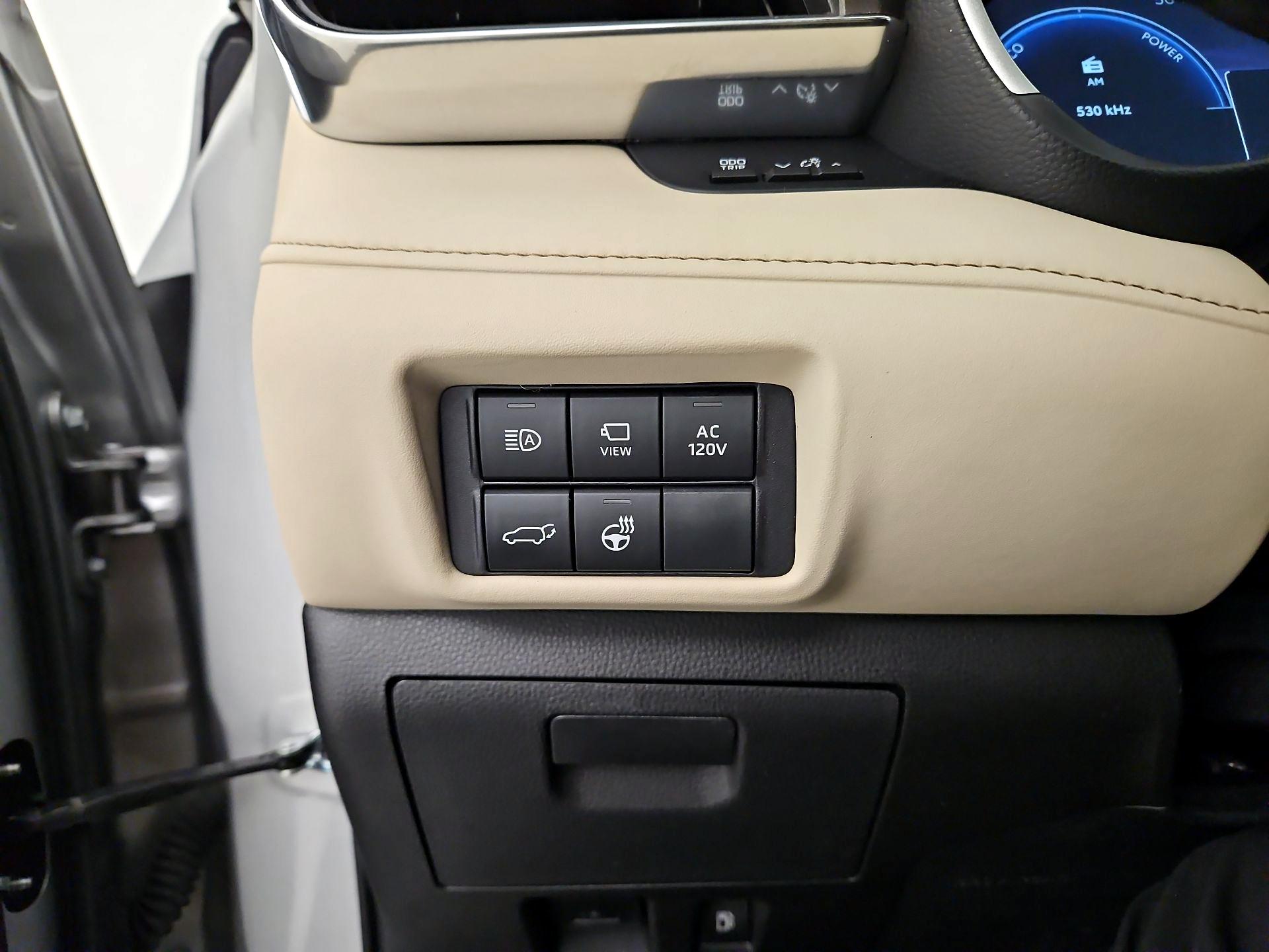 Thumbnail: 2023 Toyota Highlander - 13