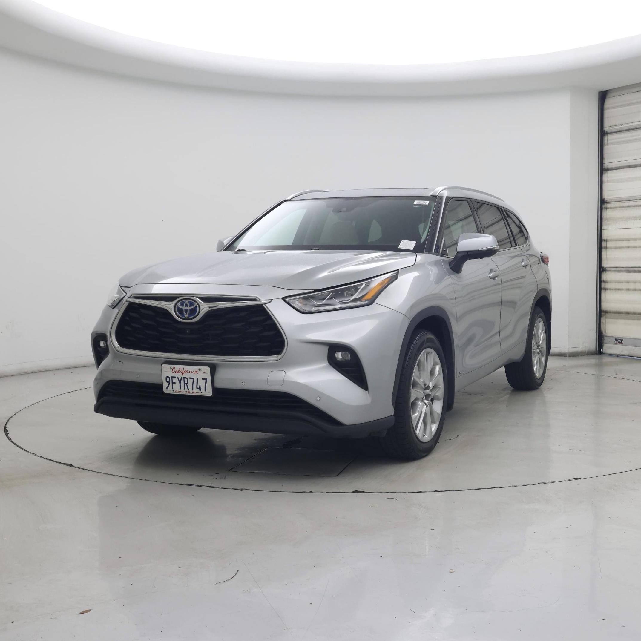 Thumbnail: 2023 Toyota Highlander - 4