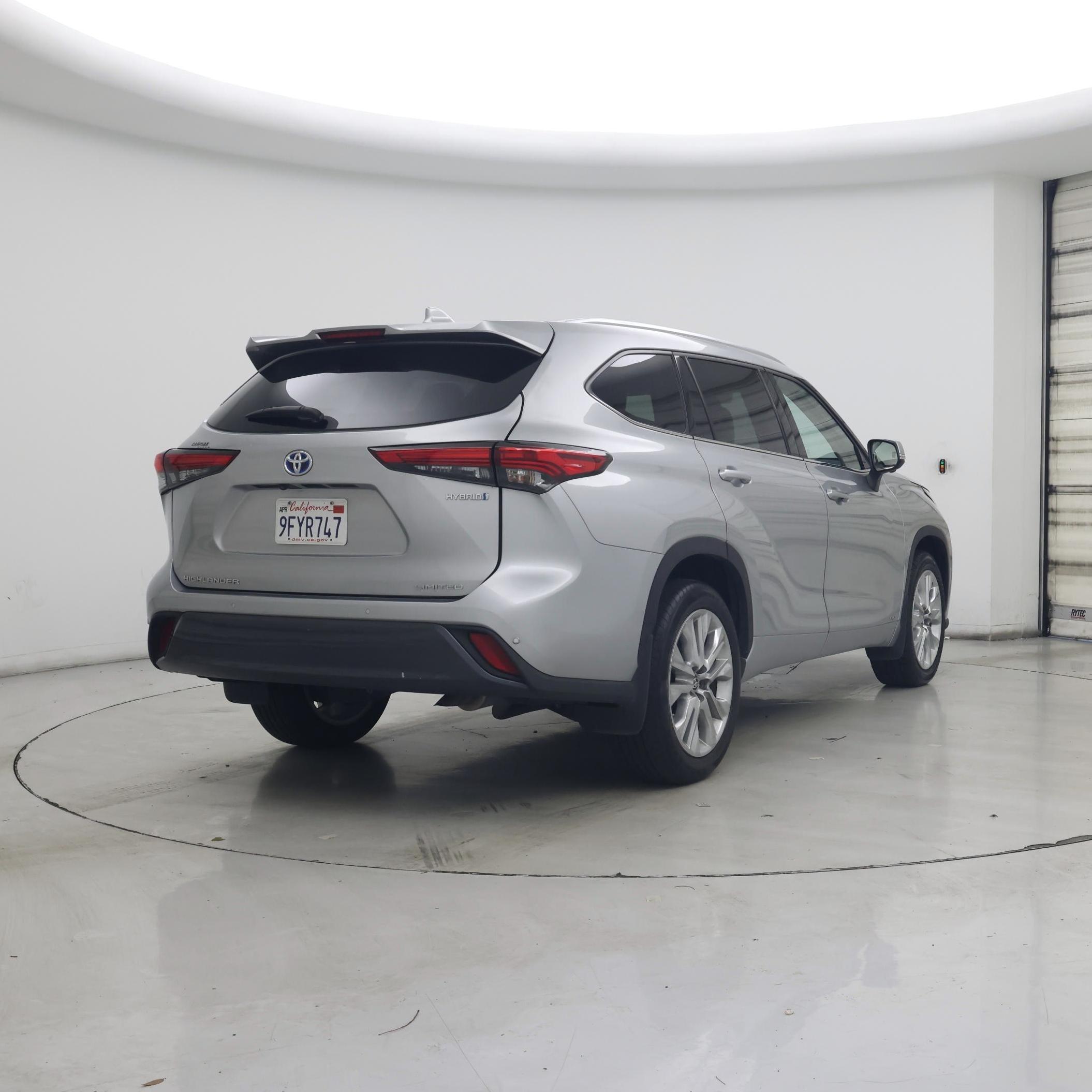 Thumbnail: 2023 Toyota Highlander - 8