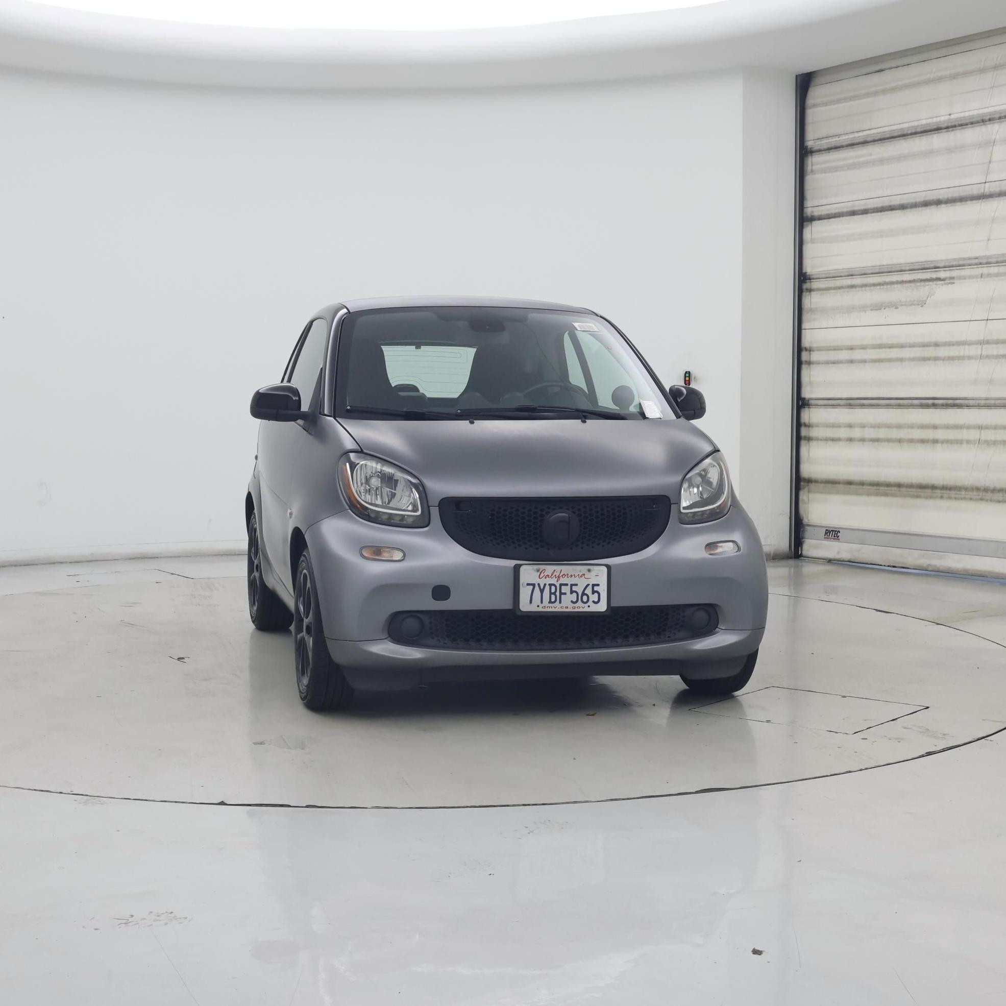 Thumbnail: 2016 smart fortwo - 5