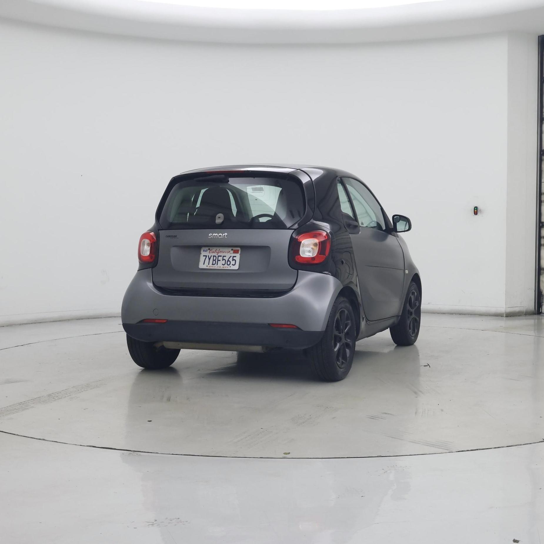 Thumbnail: 2016 smart fortwo - 8
