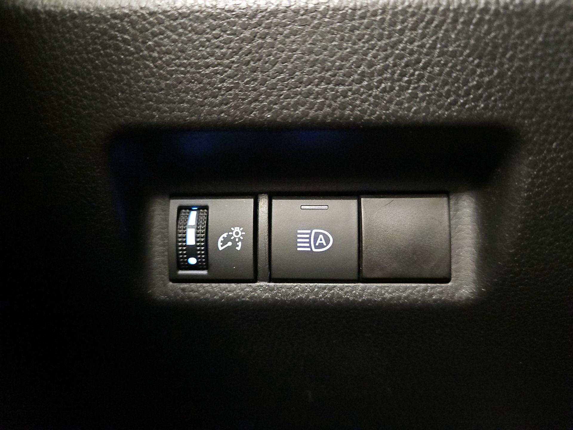 Thumbnail: 2021 Toyota RAV4 - 13