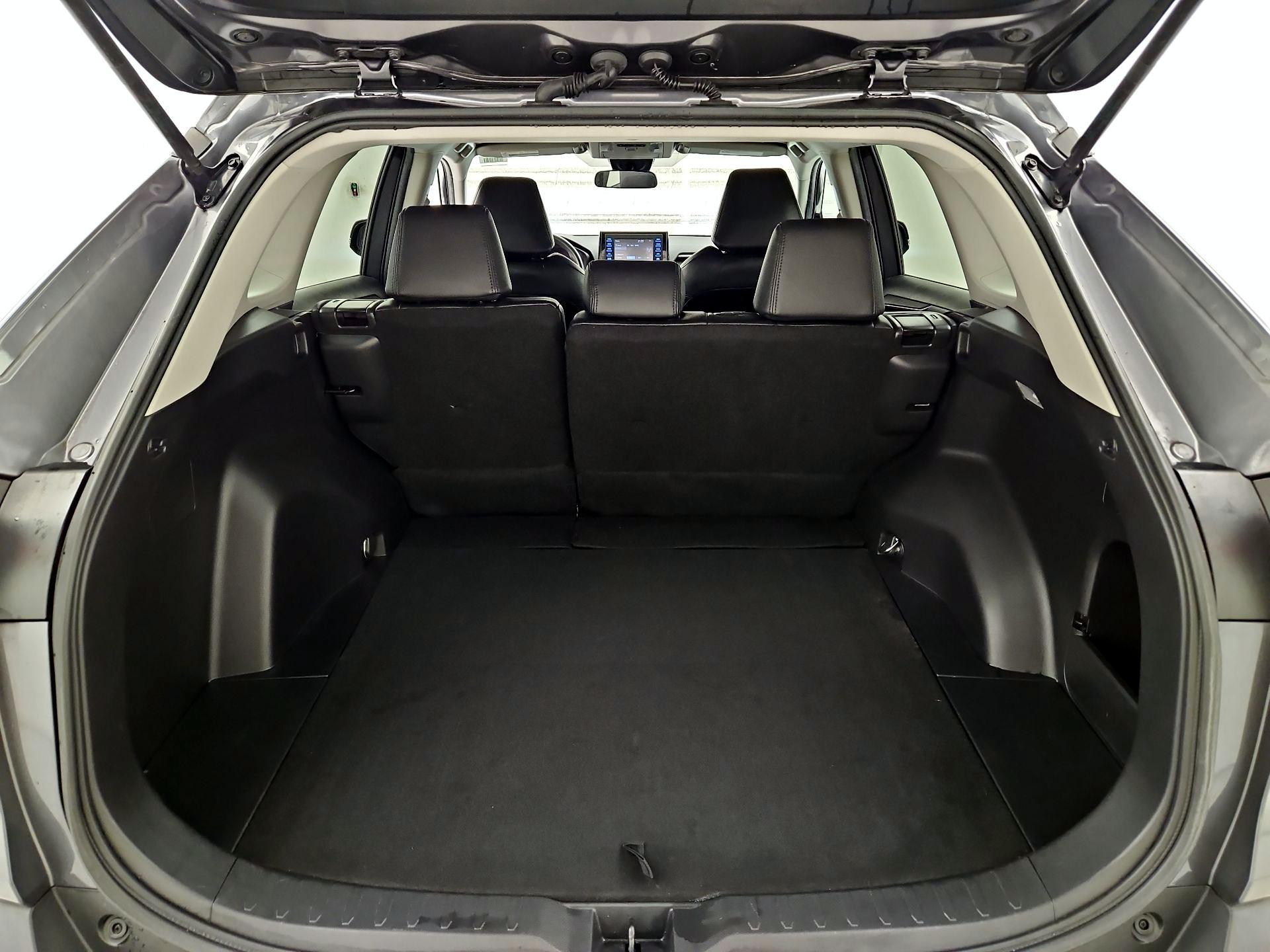 Thumbnail: 2021 Toyota RAV4 - 20