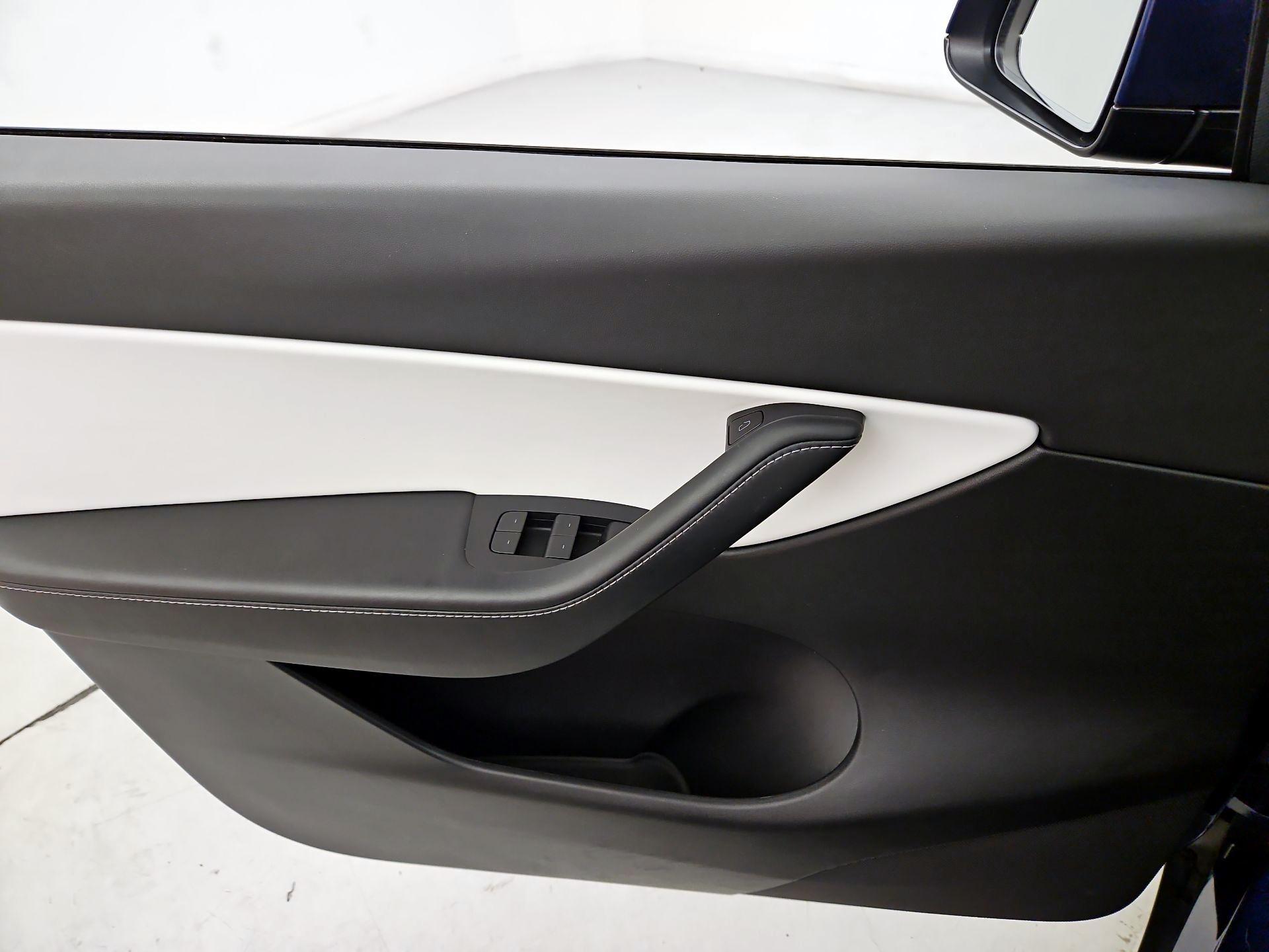 Thumbnail: 2022 Tesla Model Y - 12