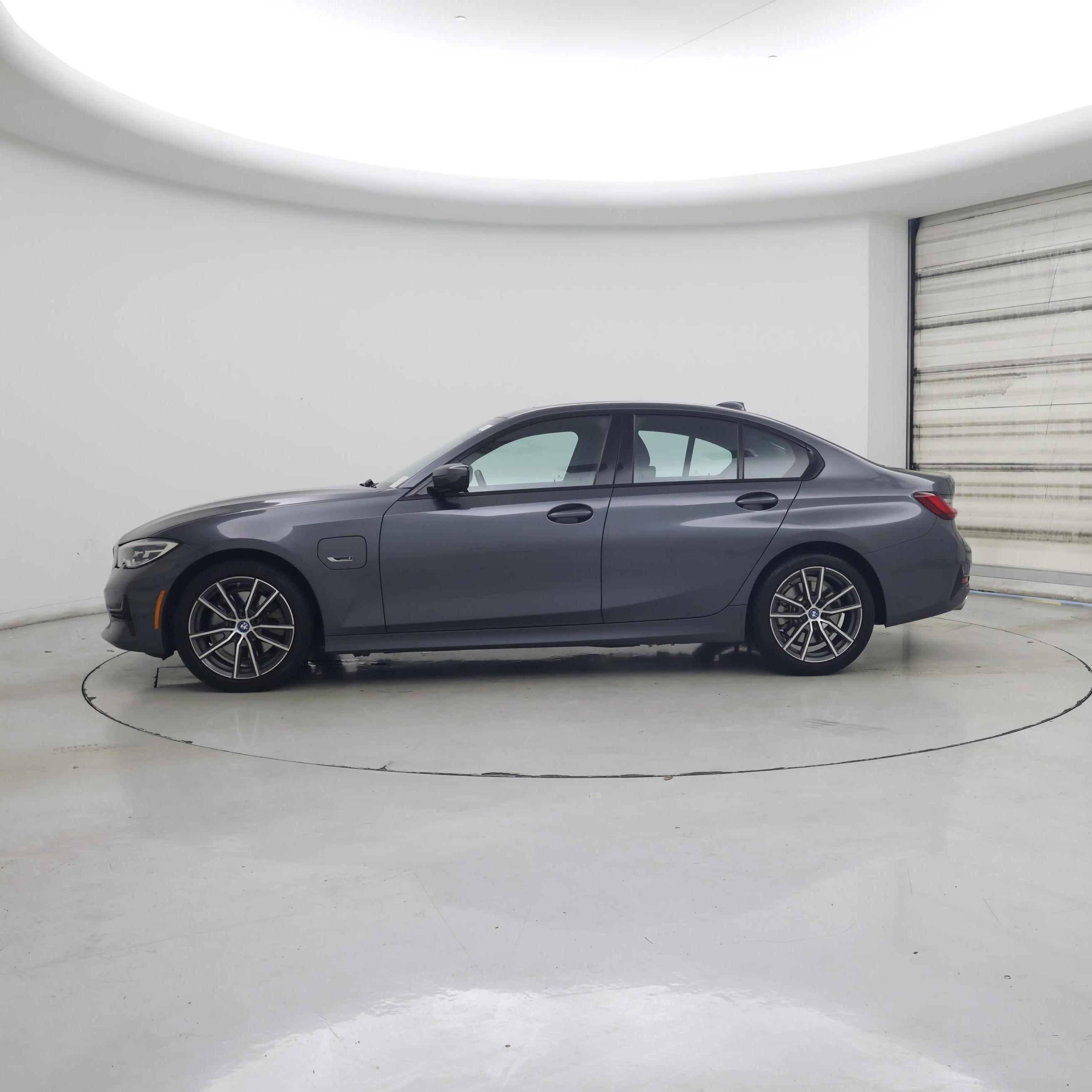 Thumbnail: 2022 BMW 3 Series - 3