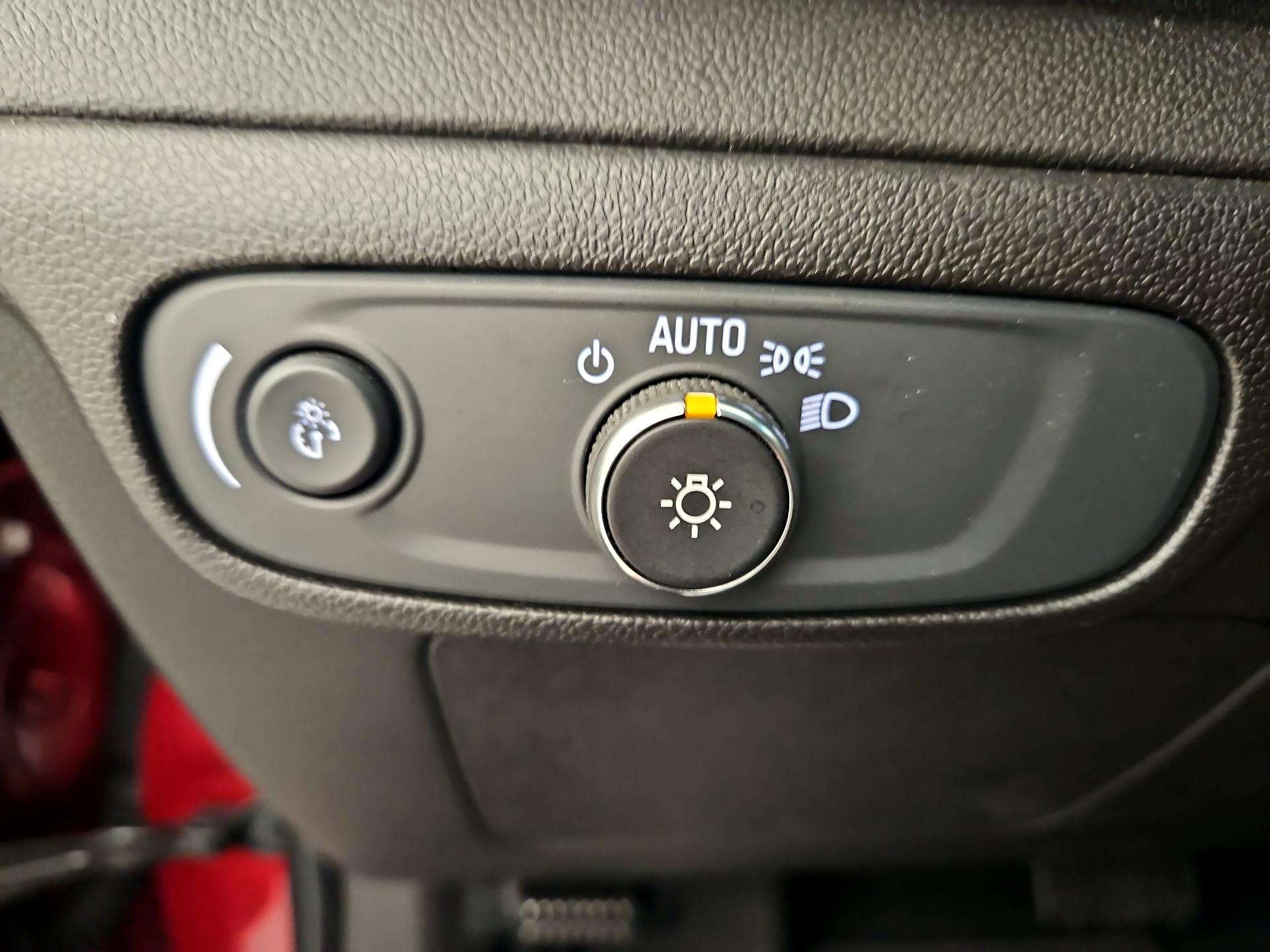 Thumbnail: 2022 Chevrolet Bolt EV - 13