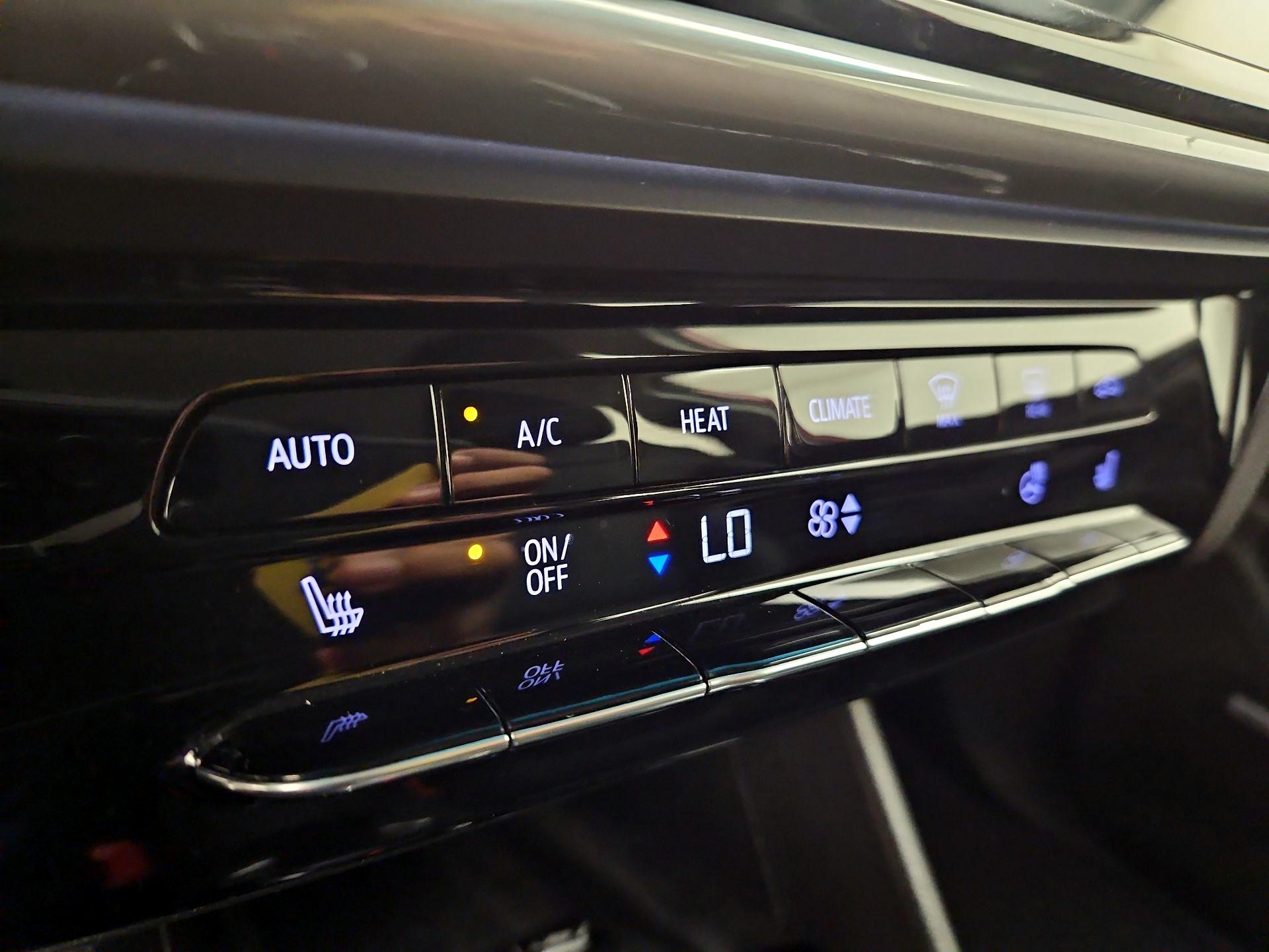 Thumbnail: 2022 Chevrolet Bolt EV - 16
