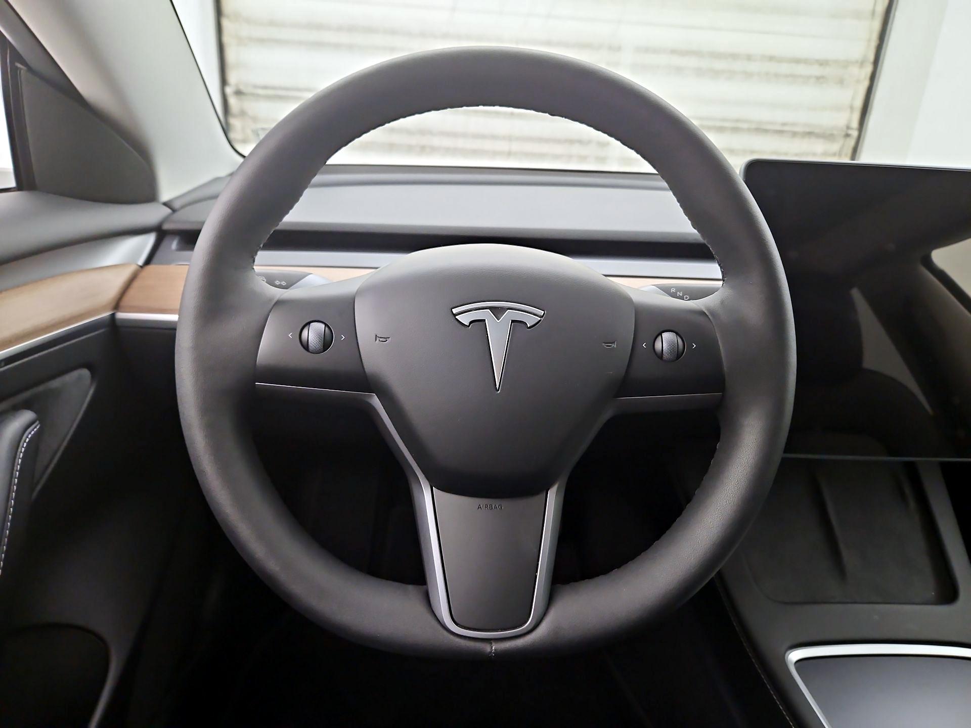 Thumbnail: 2023 Tesla Model 3 - 10