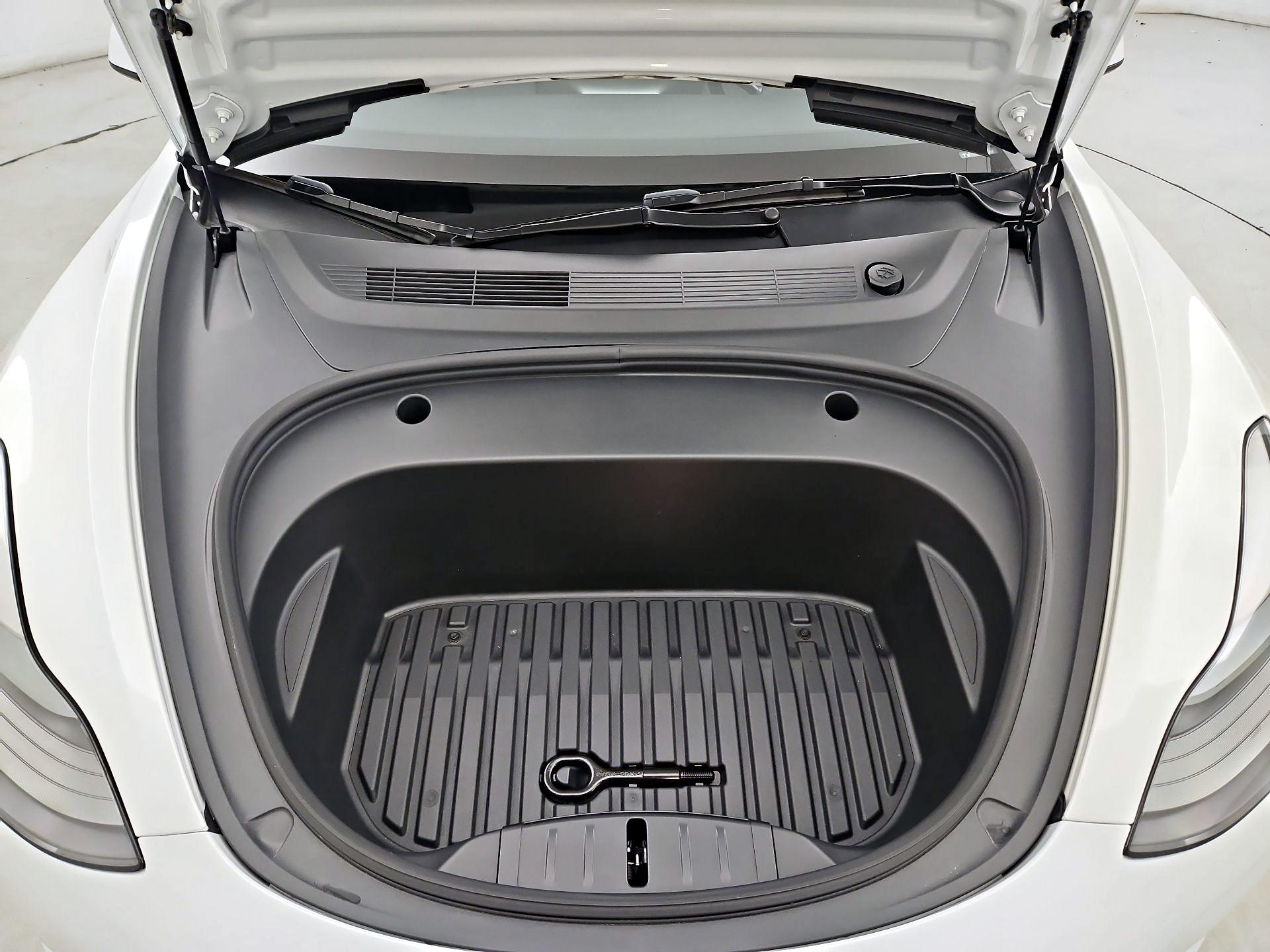 Thumbnail: 2023 Tesla Model 3 - 20