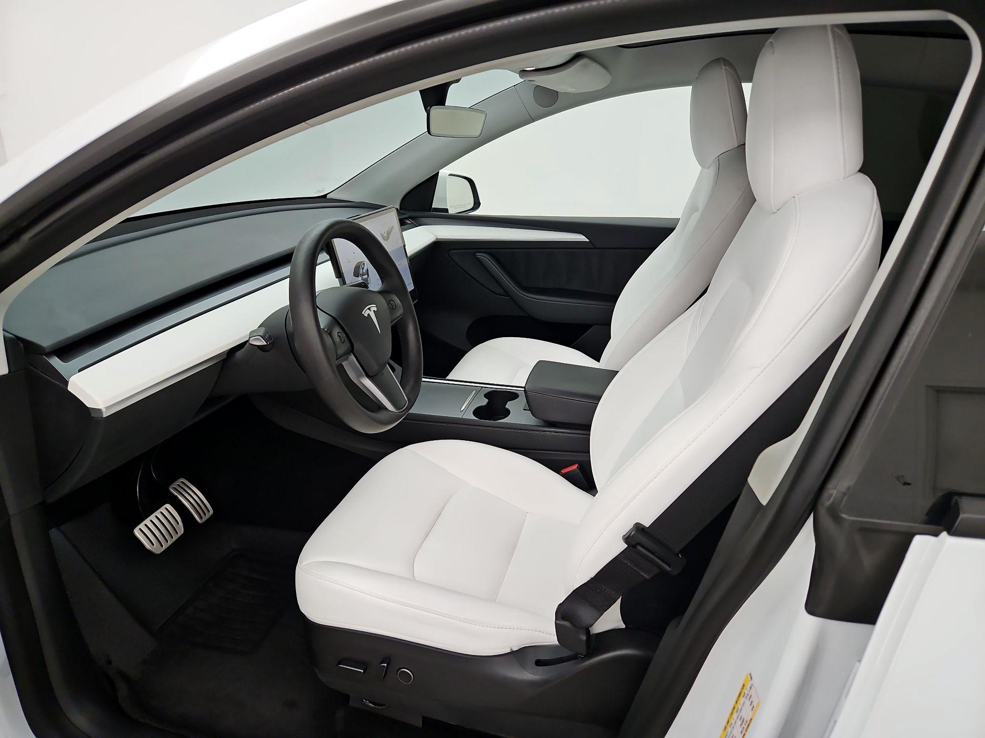 Thumbnail: 2023 Tesla Model Y - 11