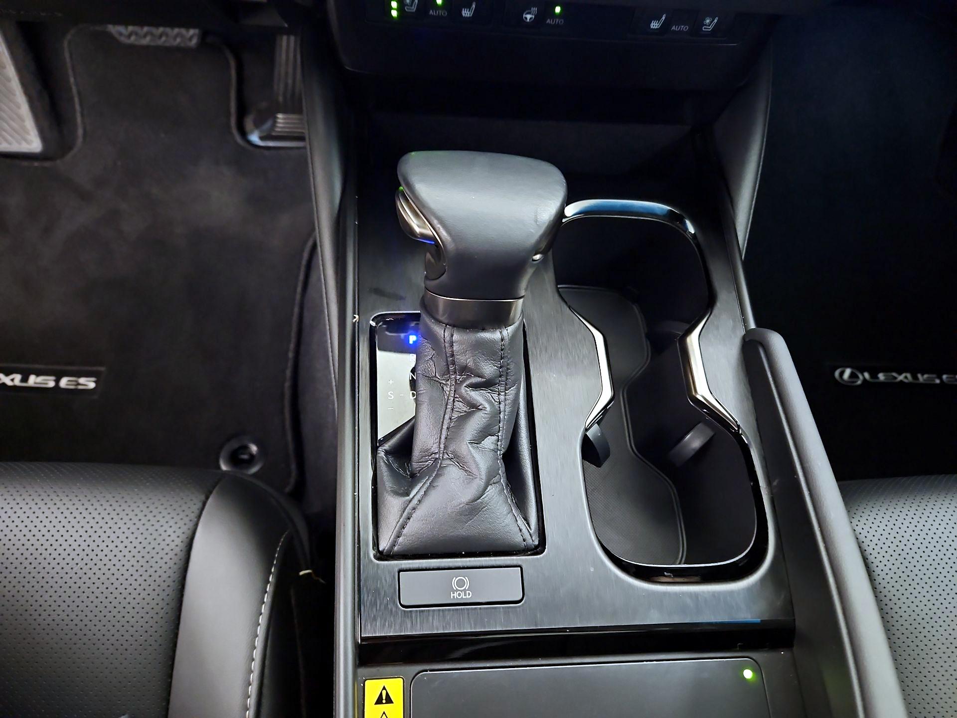 Thumbnail: 2023 Lexus ES - 18