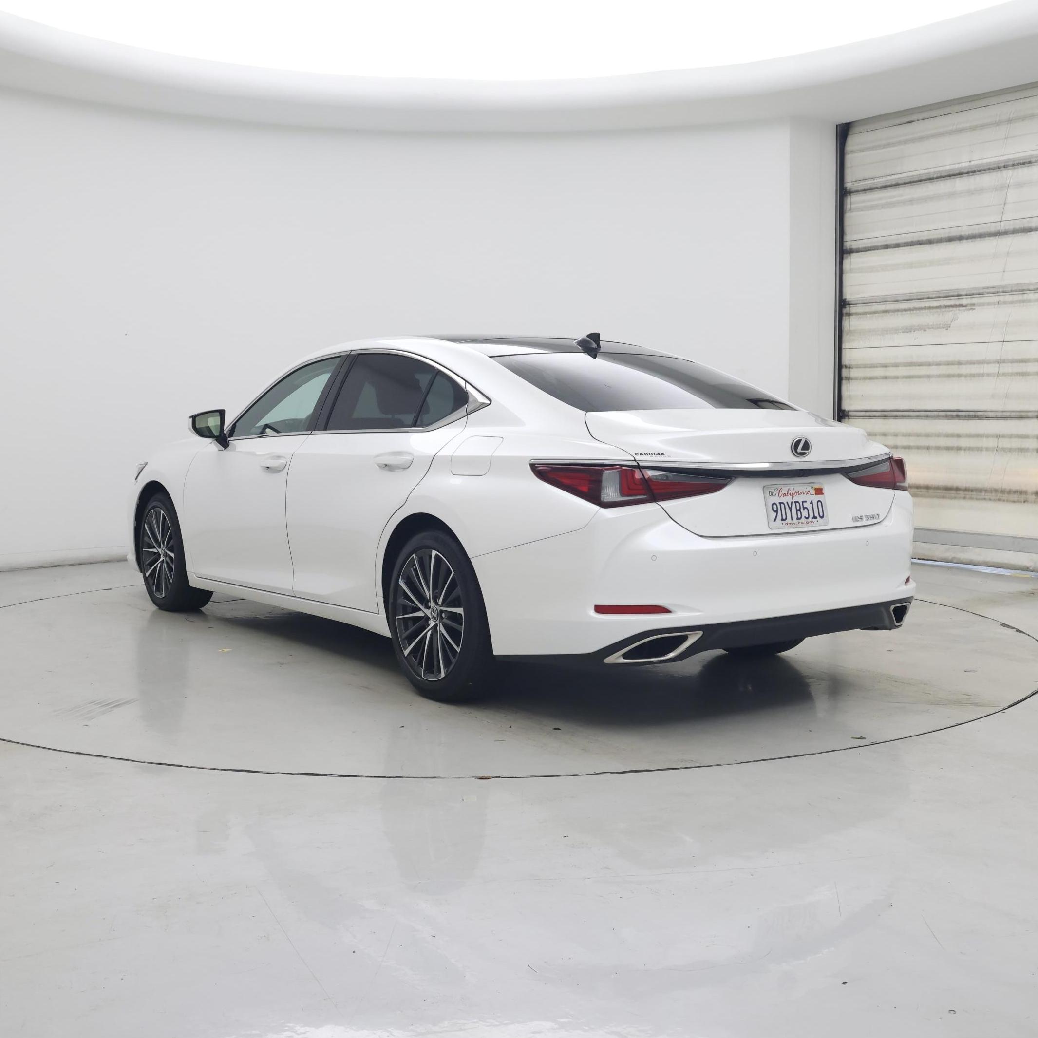 Thumbnail: 2023 Lexus ES - 2