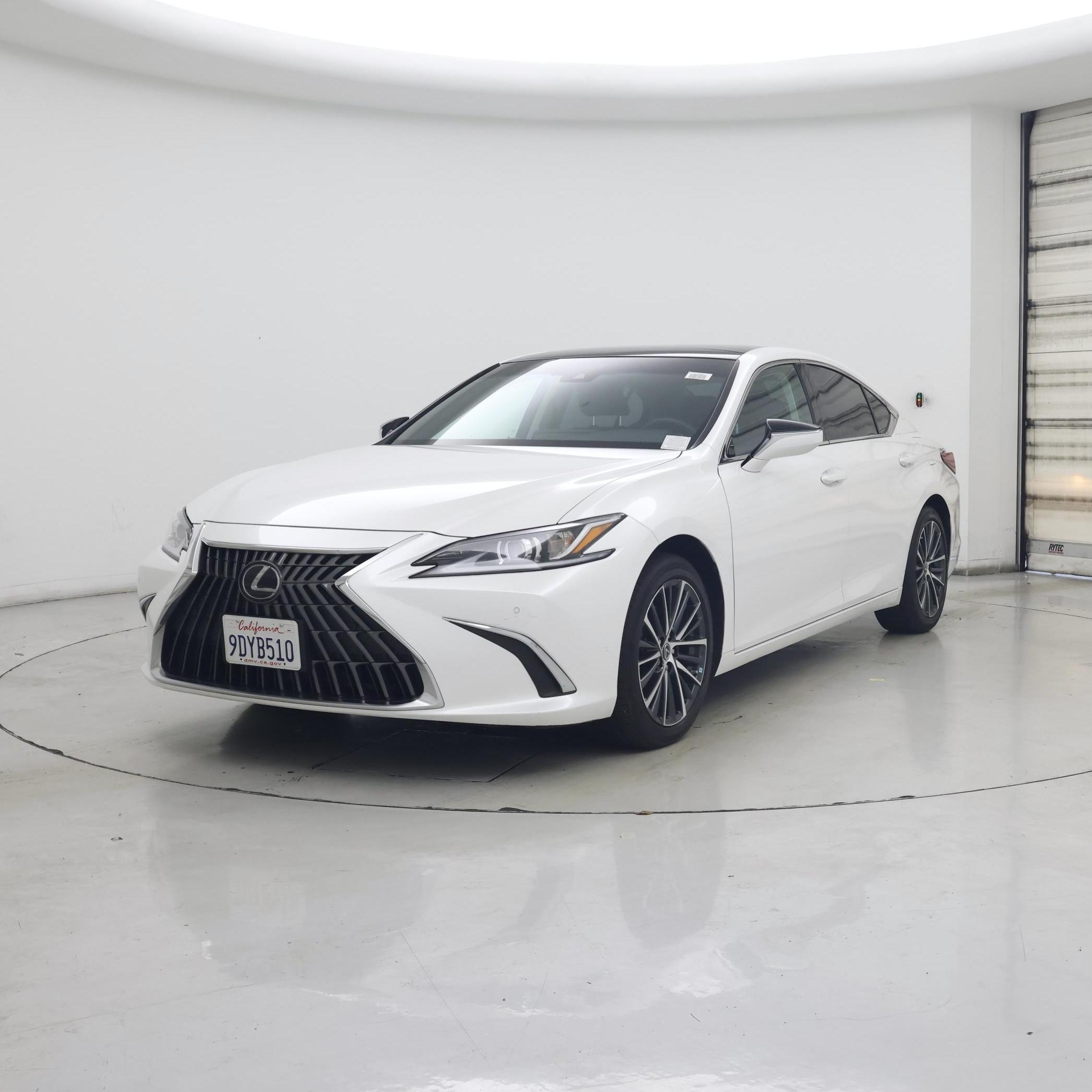 Thumbnail: 2023 Lexus ES - 4