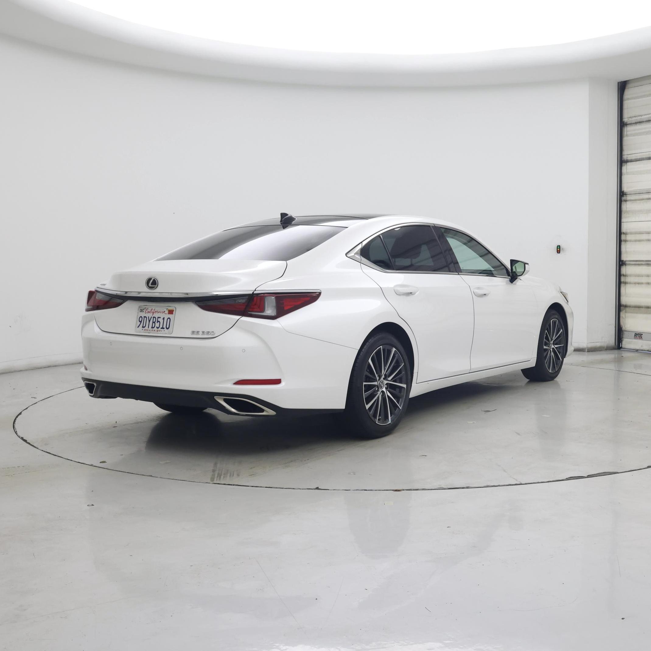 Thumbnail: 2023 Lexus ES - 8