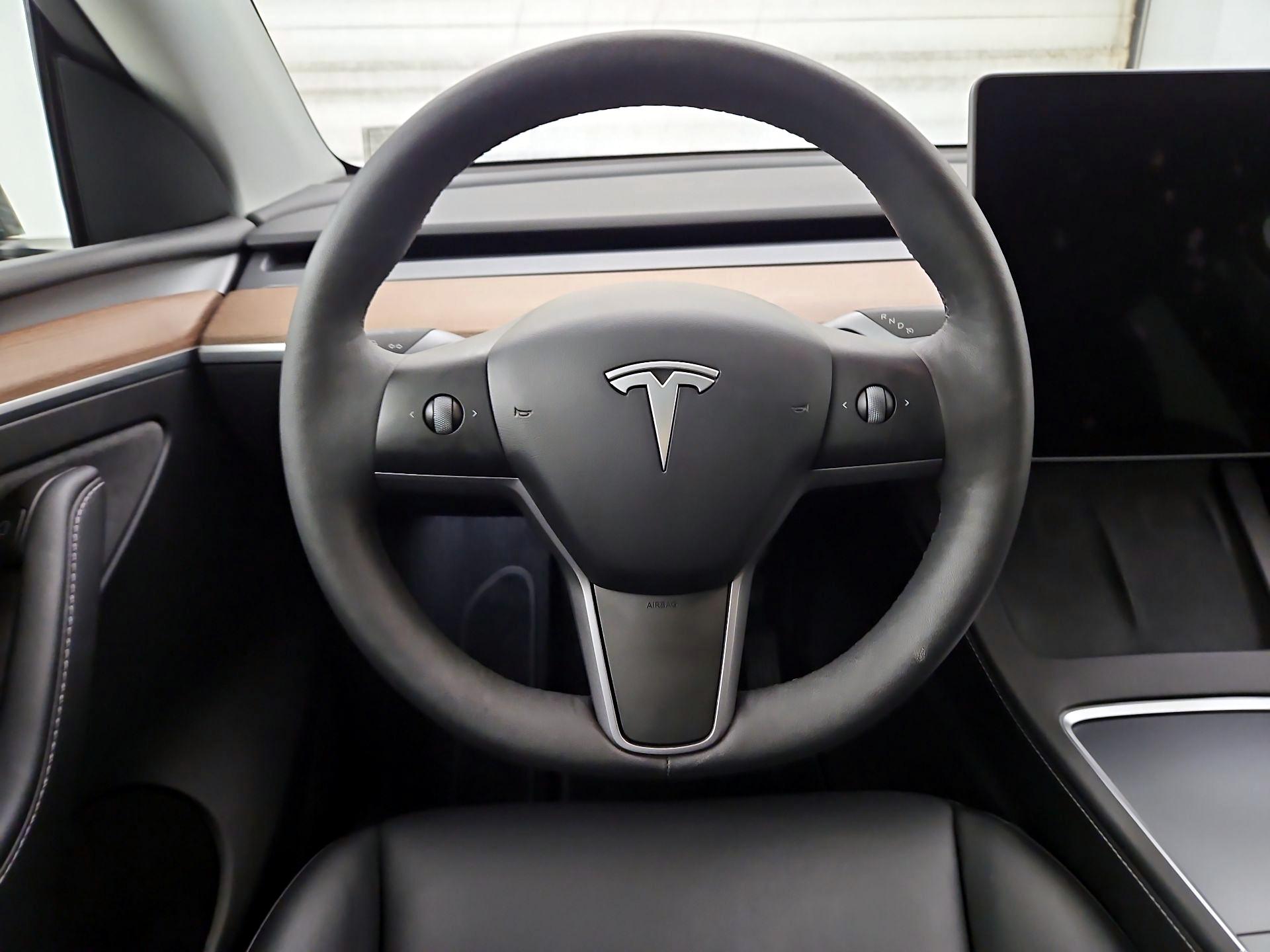 Thumbnail: 2024 Tesla Model Y - 10