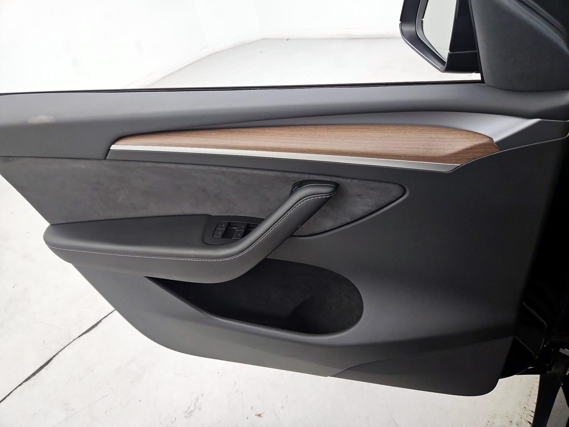 Thumbnail: 2023 Tesla Model Y - 12