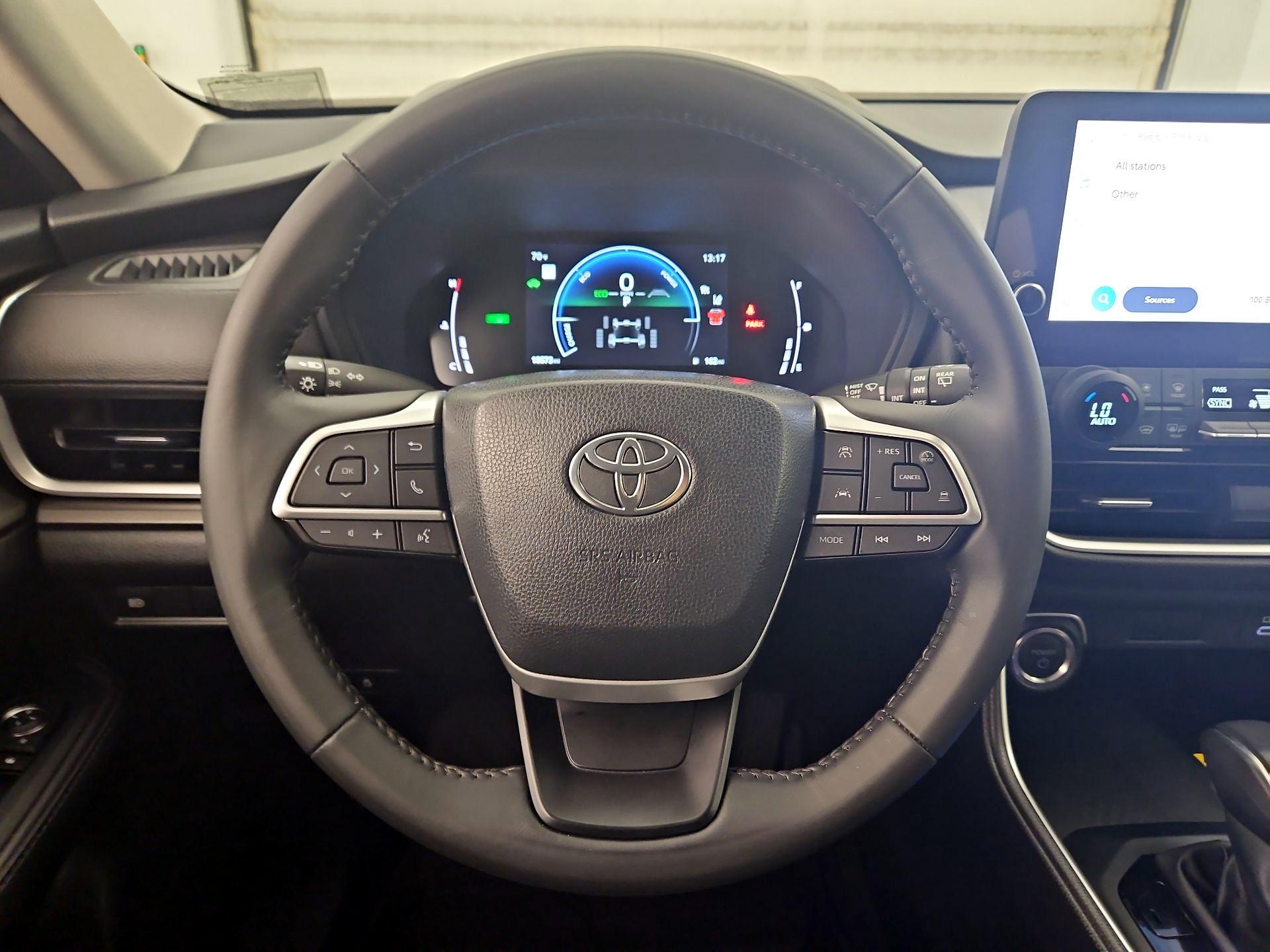 Thumbnail: 2024 Toyota Highlander - 10