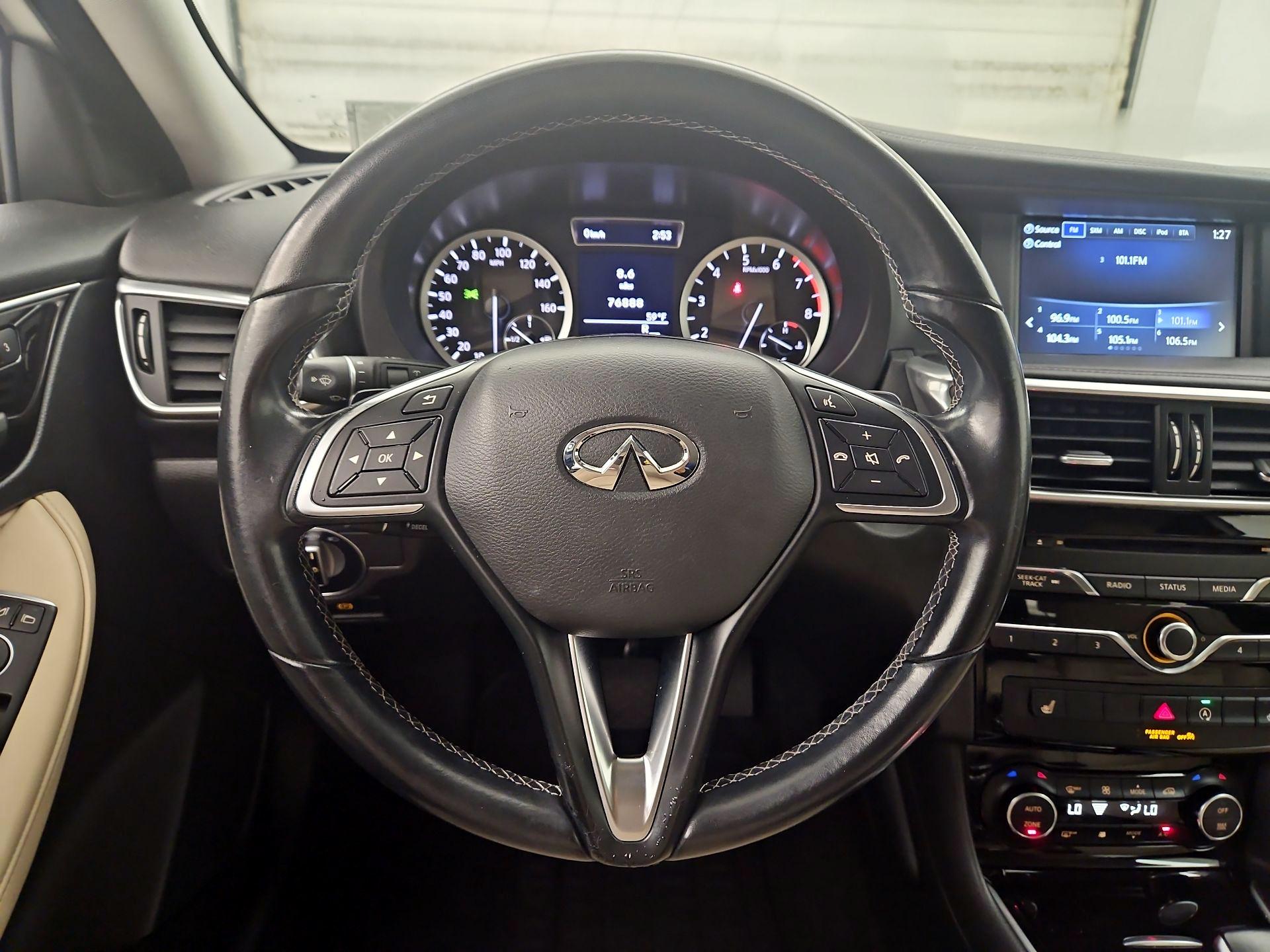 Thumbnail: 2017 INFINITI QX30 - 10