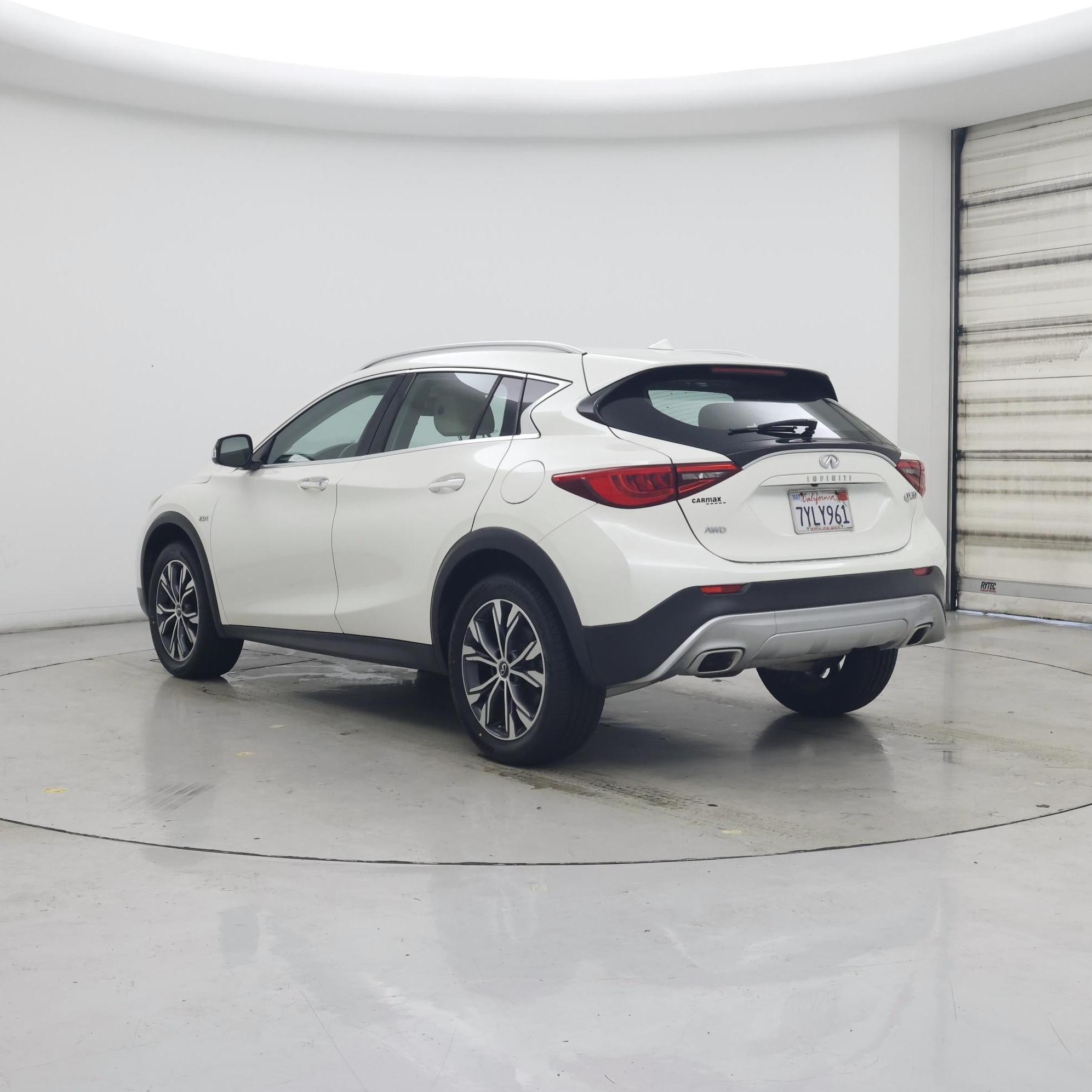 Thumbnail: 2017 INFINITI QX30 - 2