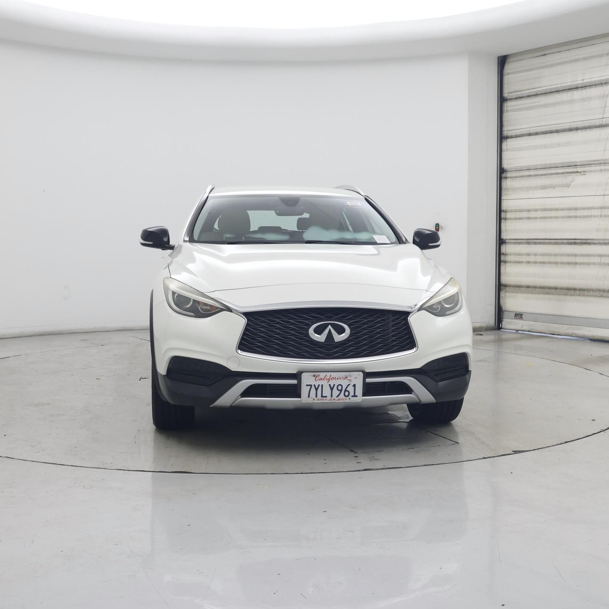 Thumbnail: 2017 INFINITI QX30 - 5