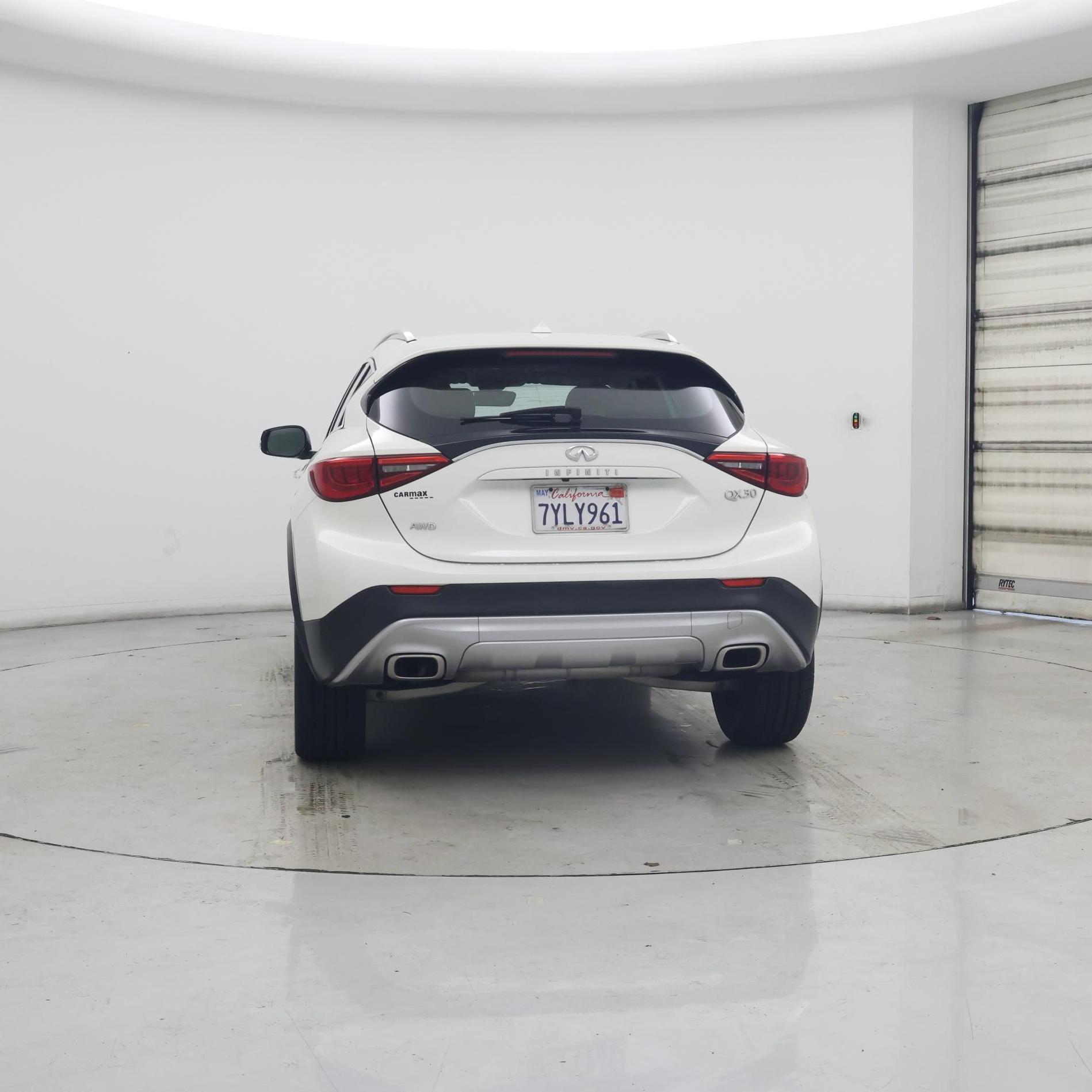 Thumbnail: 2017 INFINITI QX30 - 6