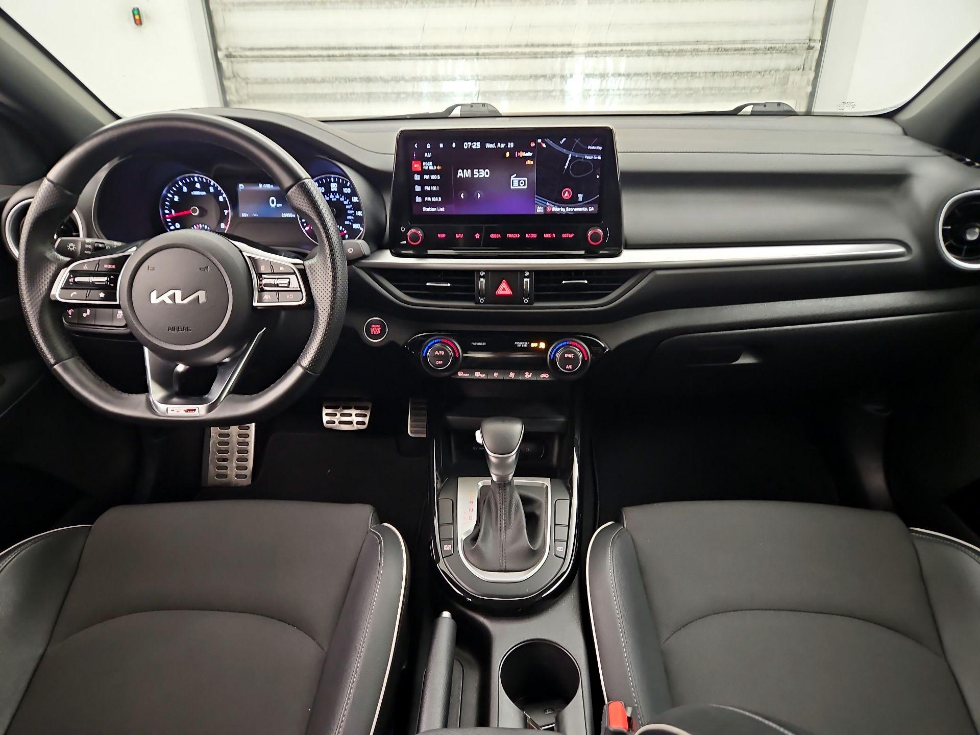 Thumbnail: 2022 Kia Forte - 9