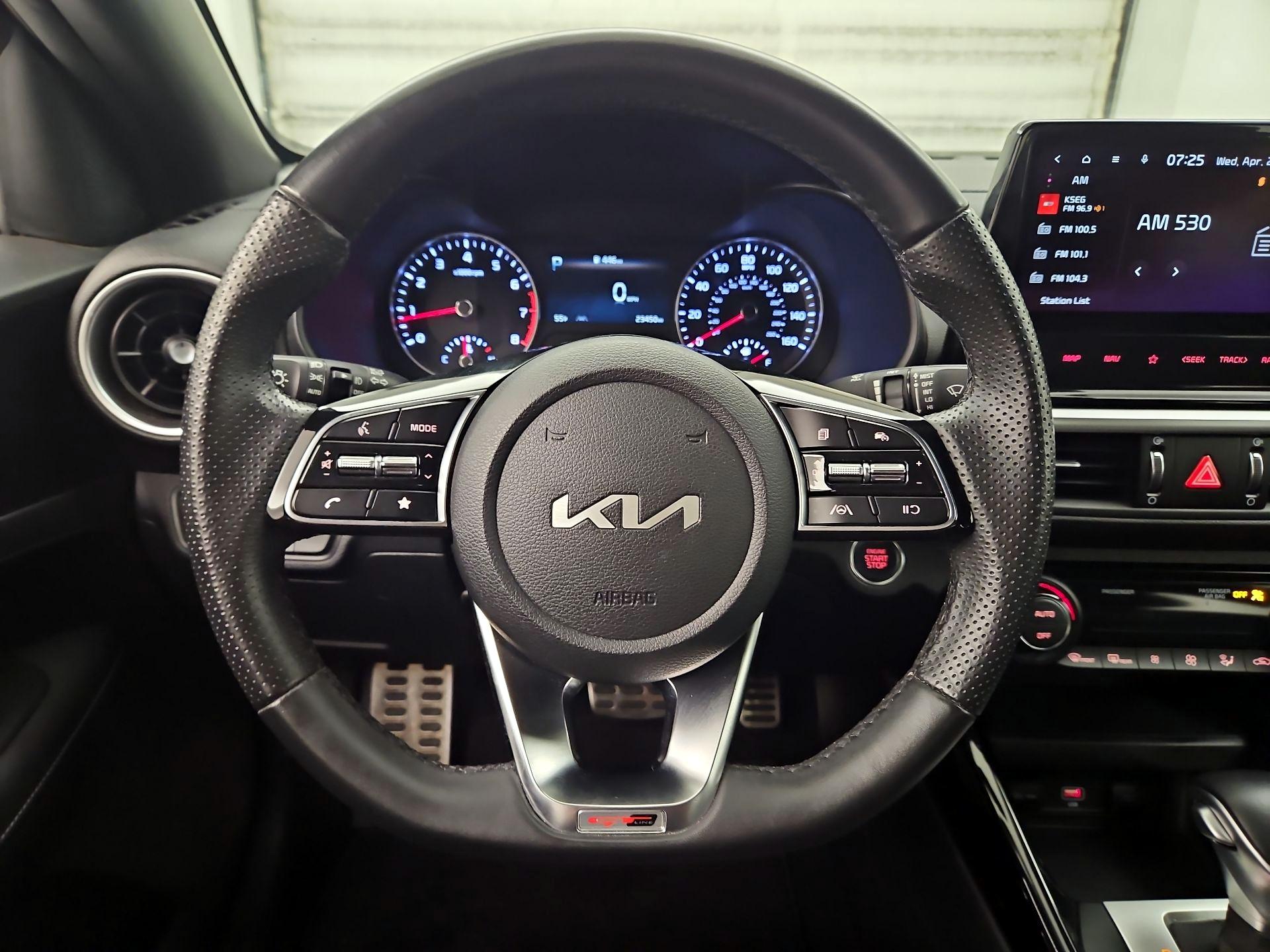 Thumbnail: 2022 Kia Forte - 10