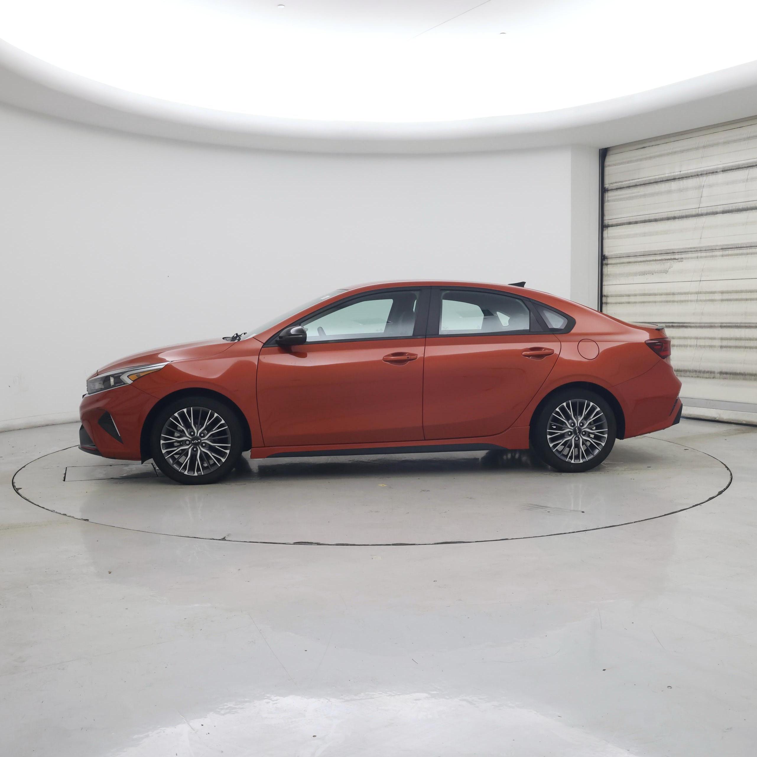 Thumbnail: 2022 Kia Forte - 3
