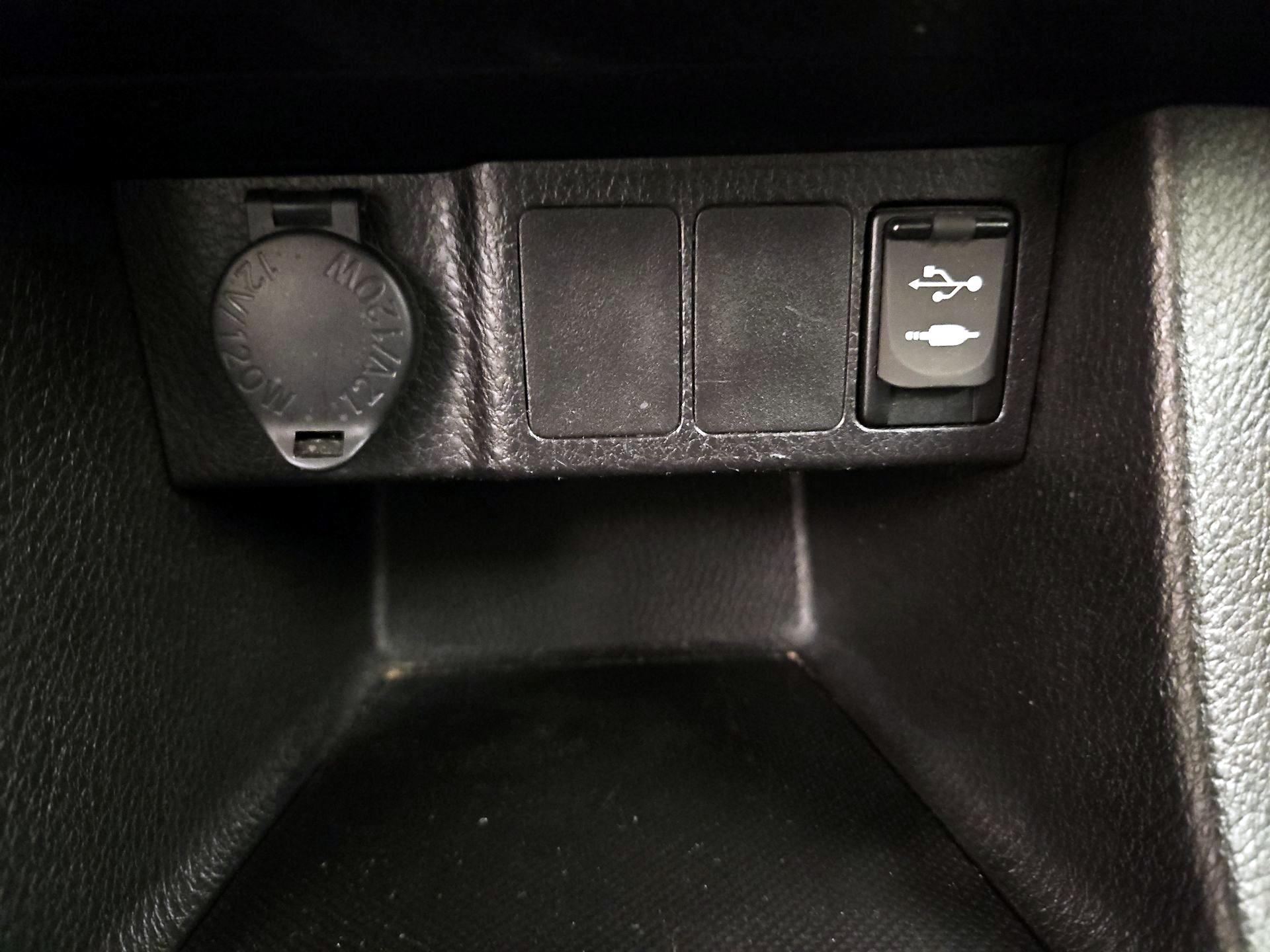 Thumbnail: 2018 Toyota Corolla - 18