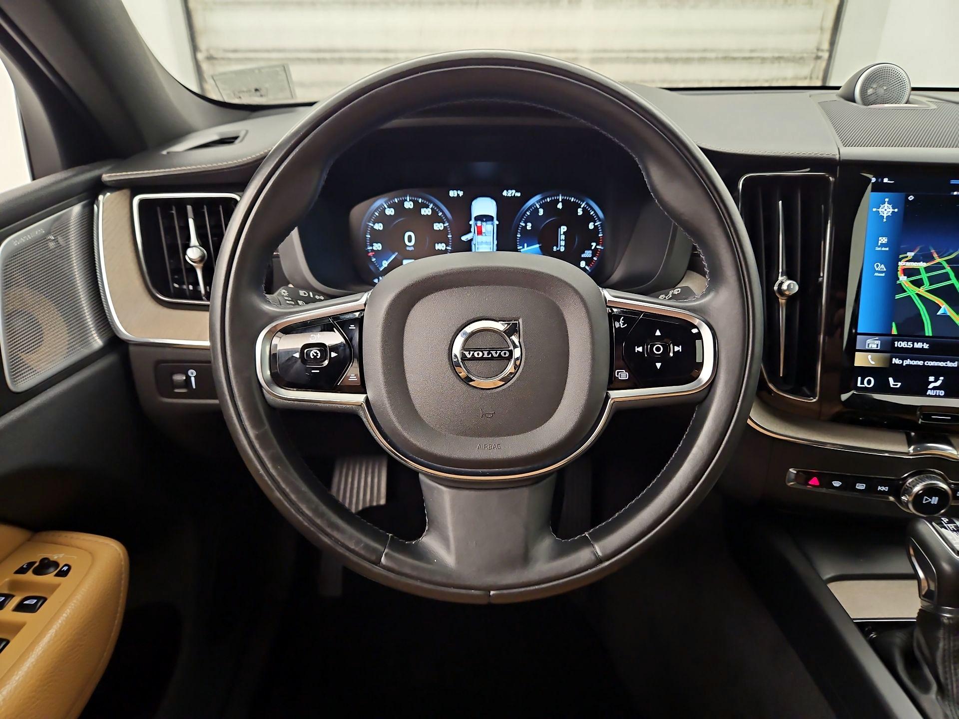 Thumbnail: 2019 Volvo XC60 - 10