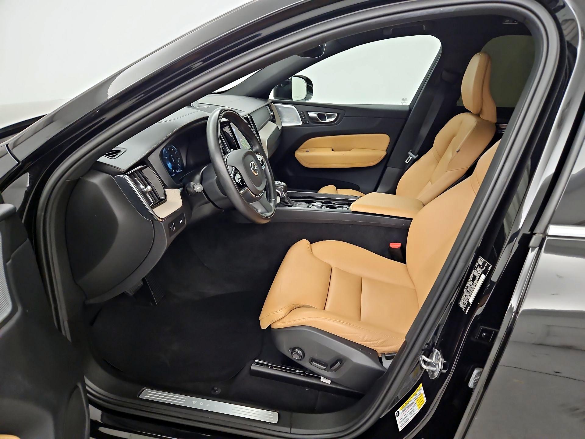 Thumbnail: 2019 Volvo XC60 - 11