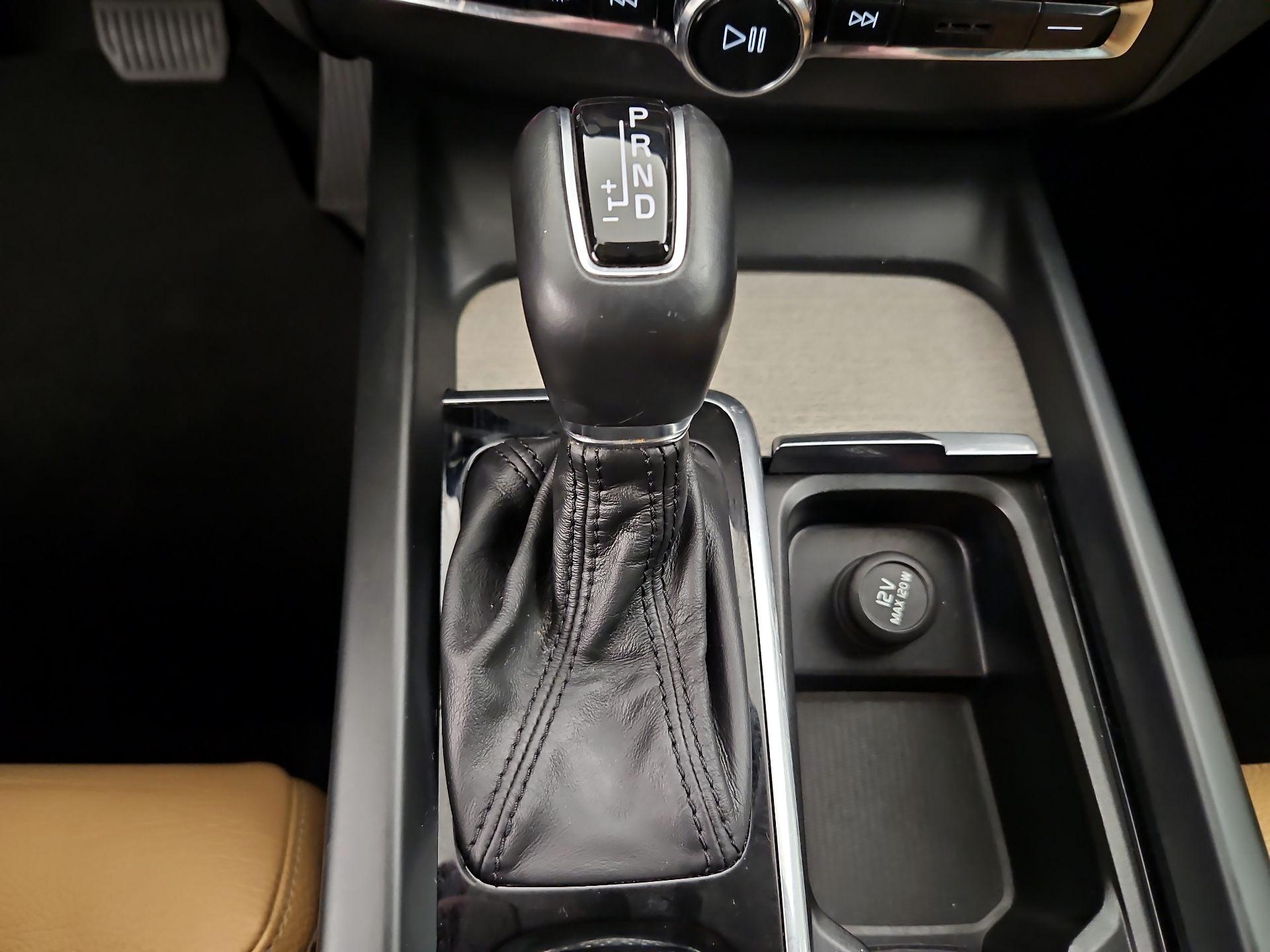 Thumbnail: 2019 Volvo XC60 - 18