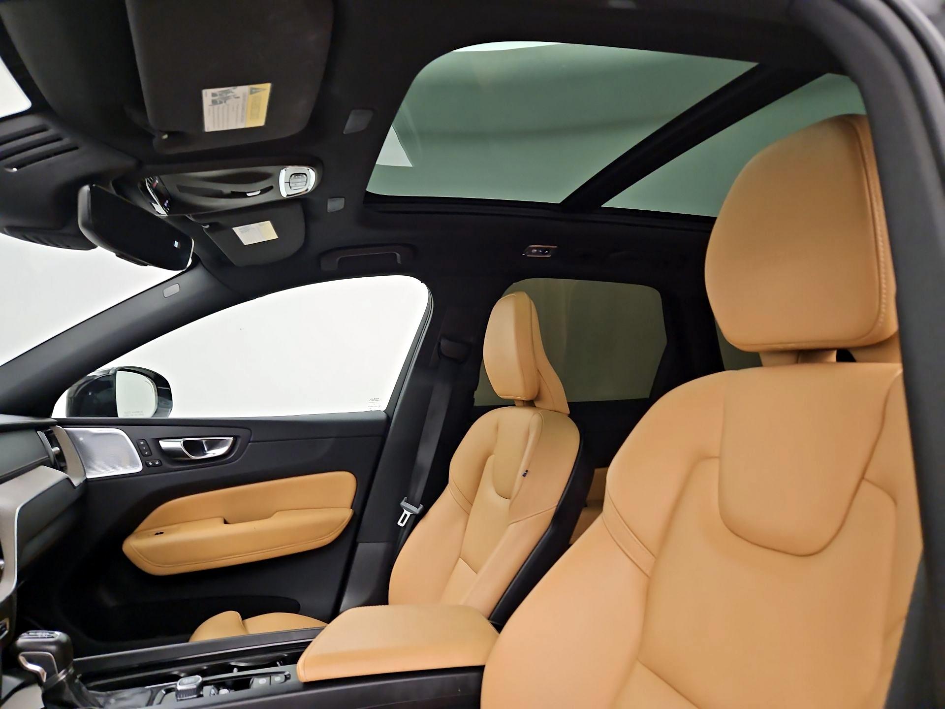 Thumbnail: 2019 Volvo XC60 - 20