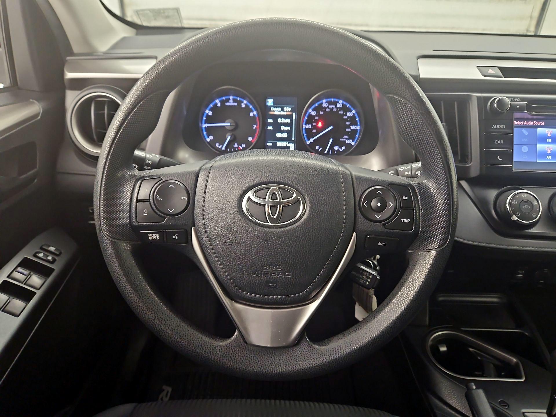Thumbnail: 2018 Toyota RAV4 - 10