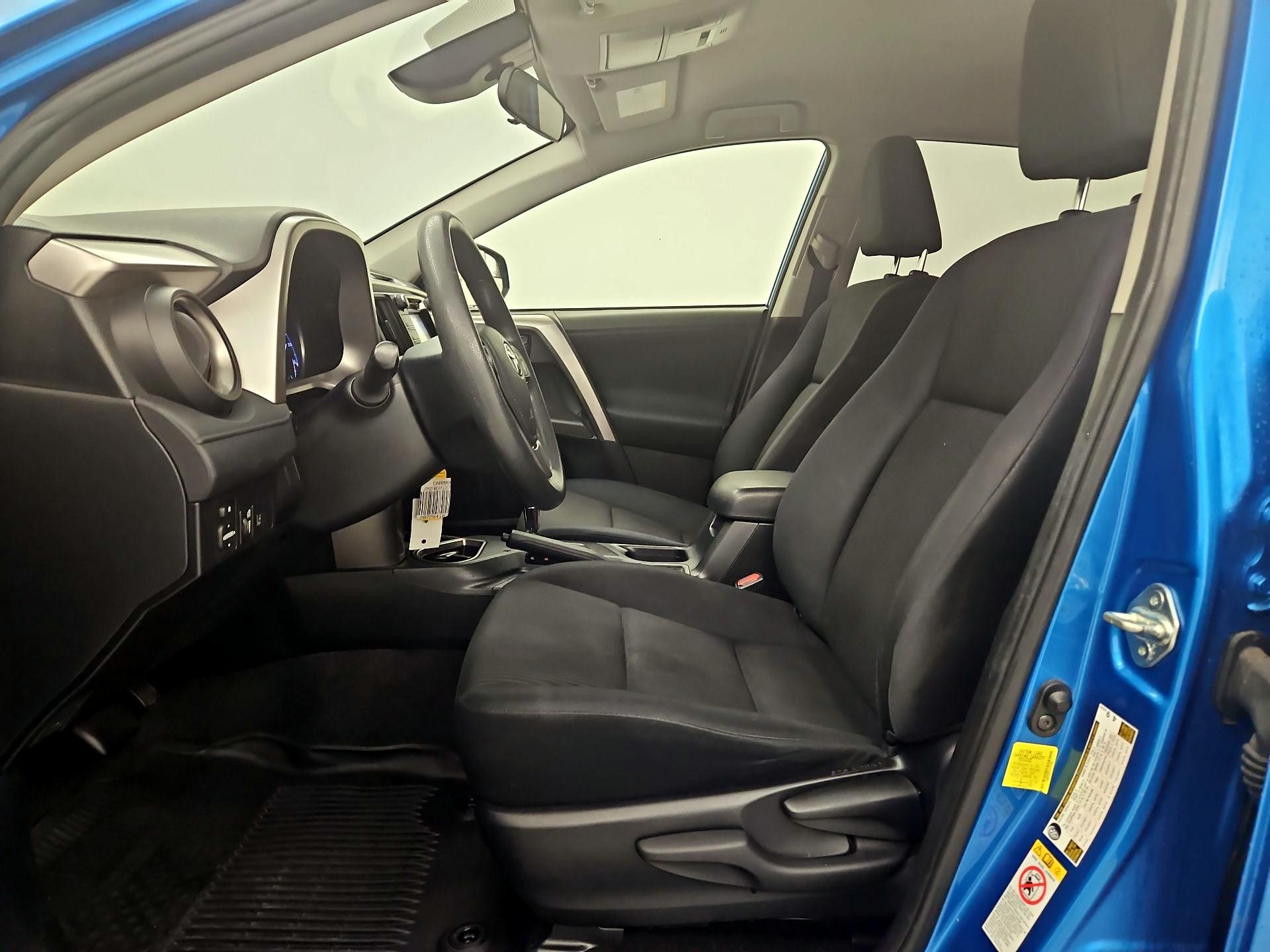 Thumbnail: 2018 Toyota RAV4 - 11