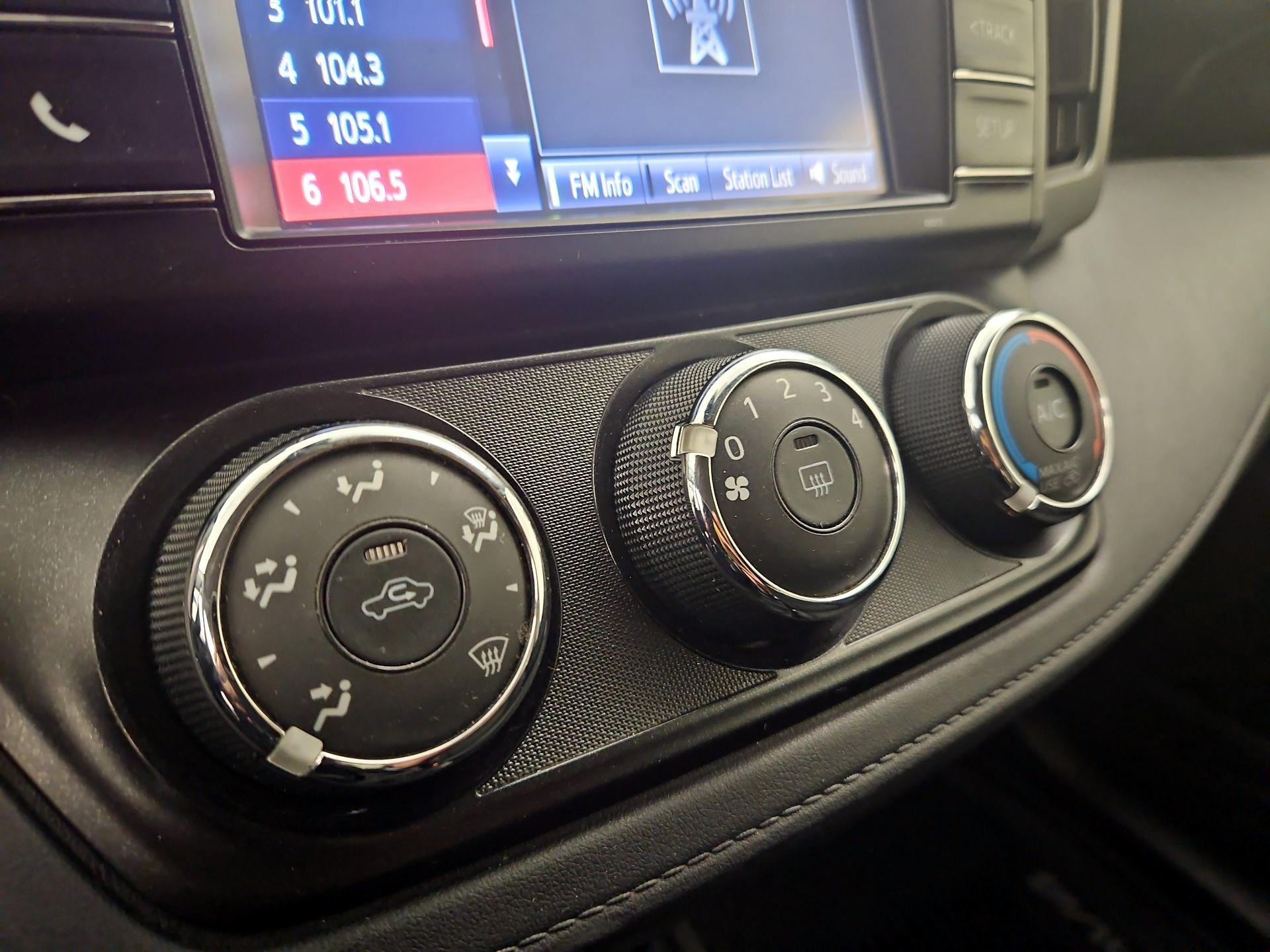 Thumbnail: 2018 Toyota RAV4 - 16