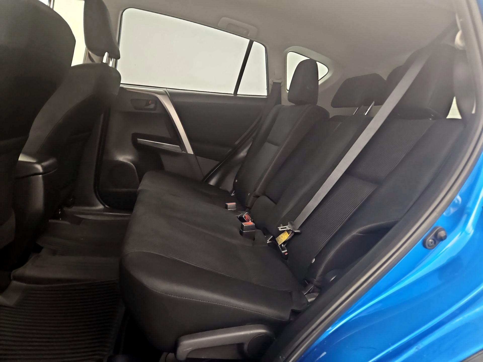 Thumbnail: 2018 Toyota RAV4 - 18