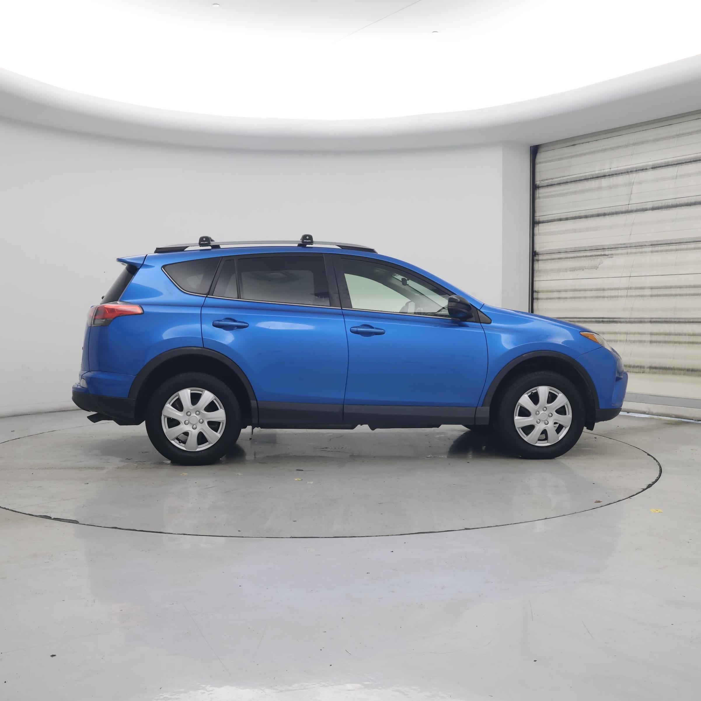Thumbnail: 2018 Toyota RAV4 - 7