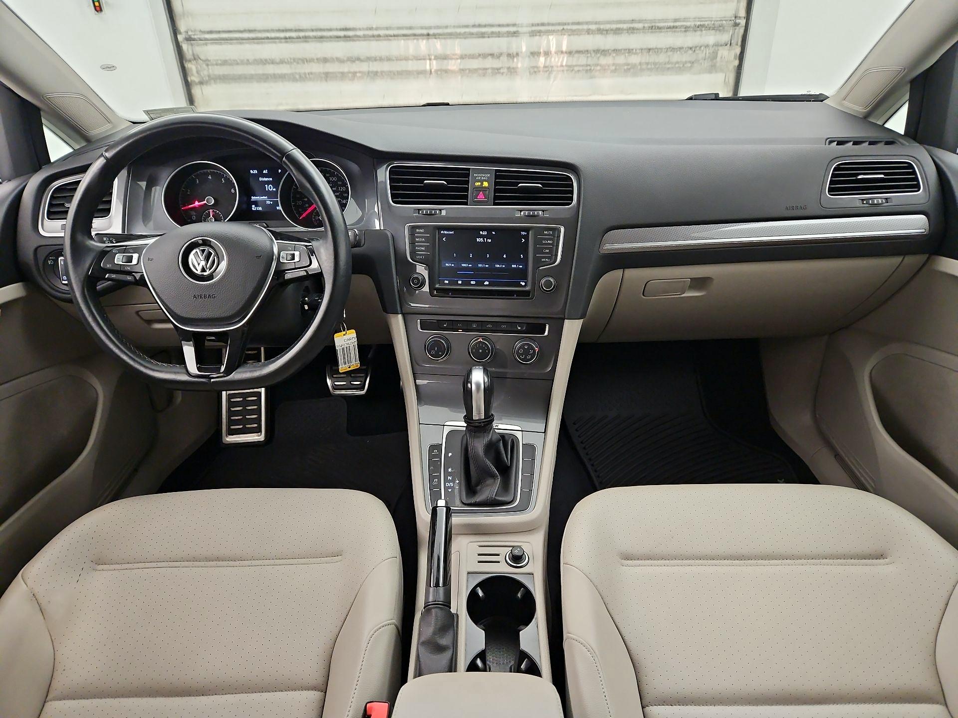 Thumbnail: 2017 Volkswagen Golf - 9