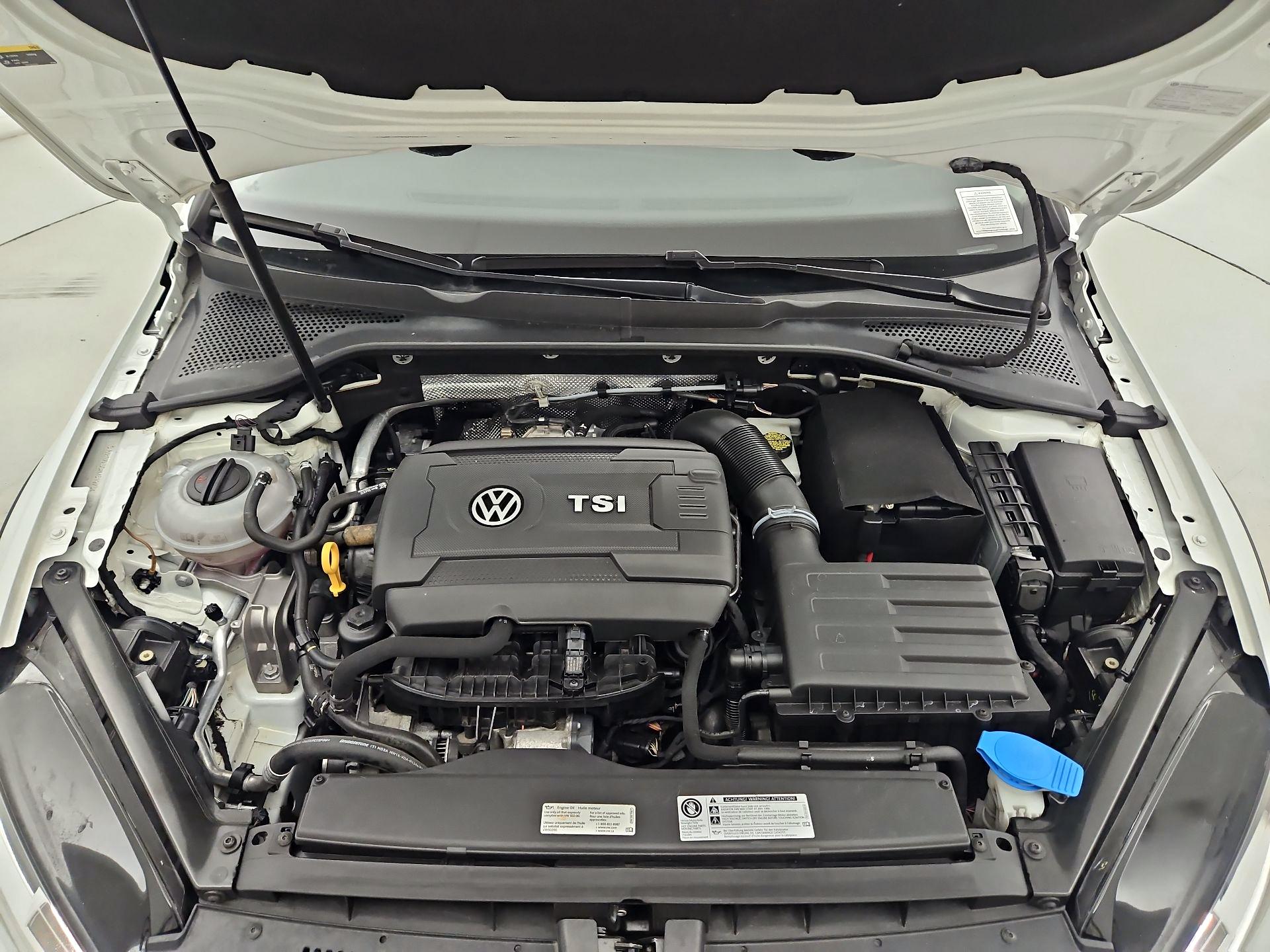Thumbnail: 2017 Volkswagen Golf - 20