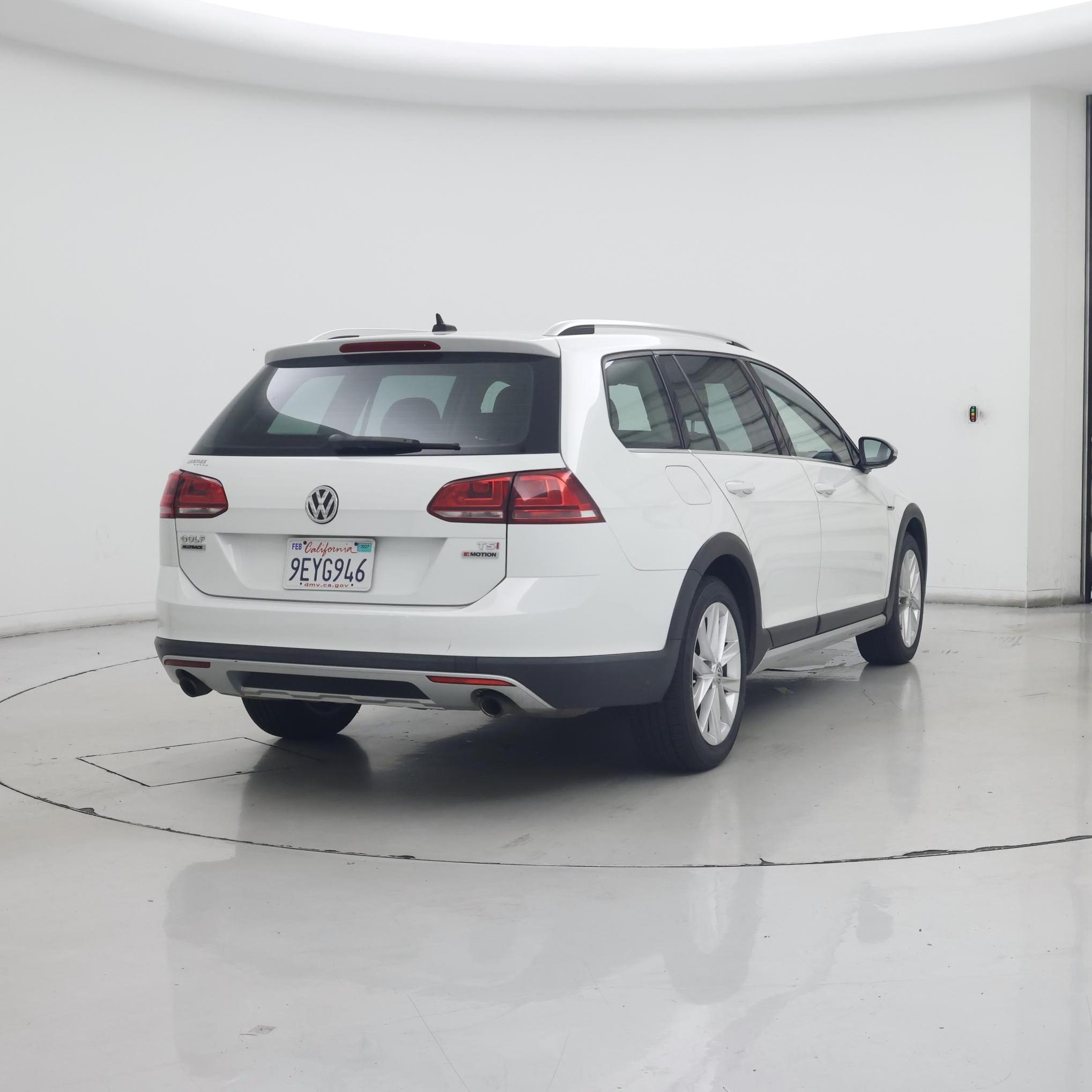 Thumbnail: 2017 Volkswagen Golf - 8