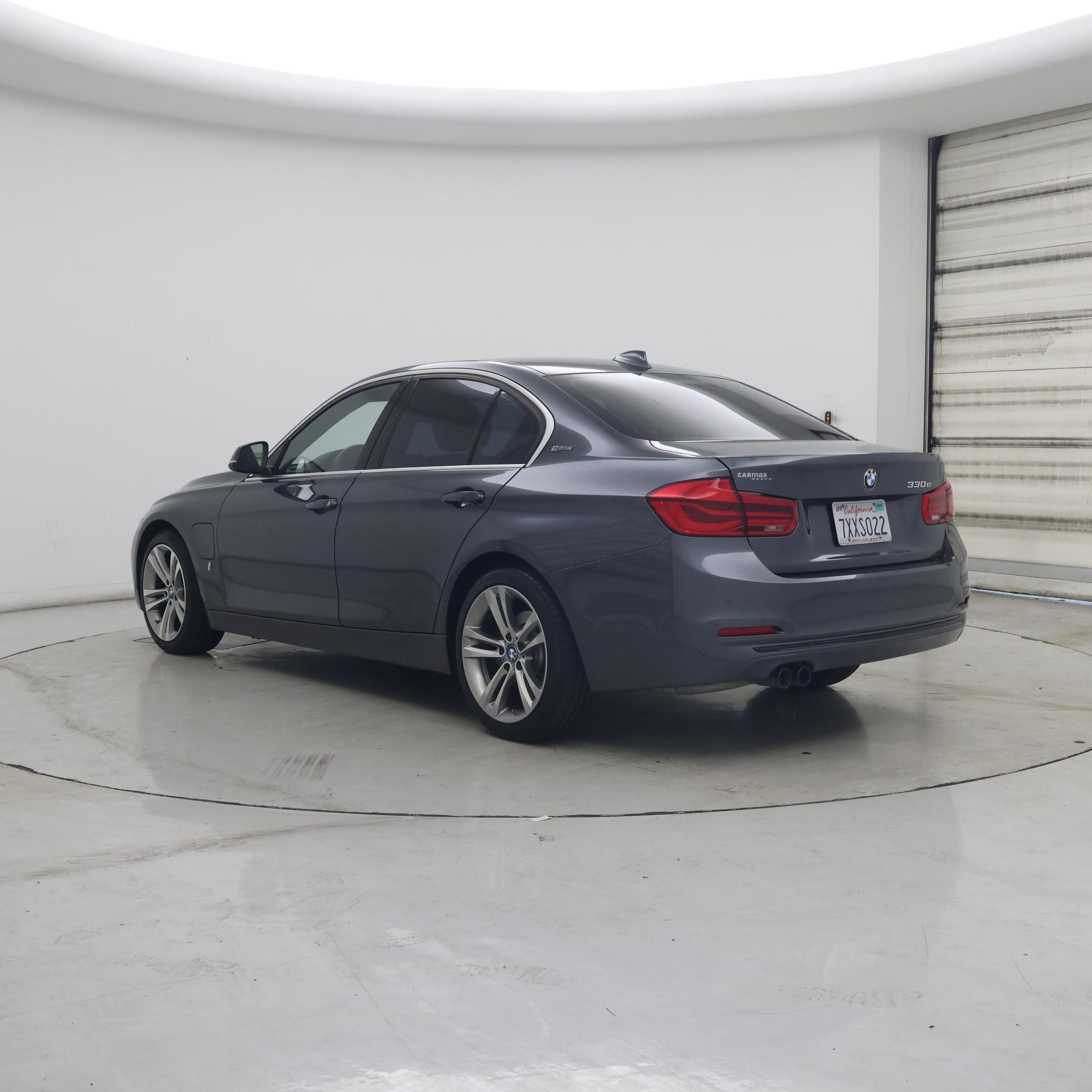 Thumbnail: 2017 BMW 3 Series - 2