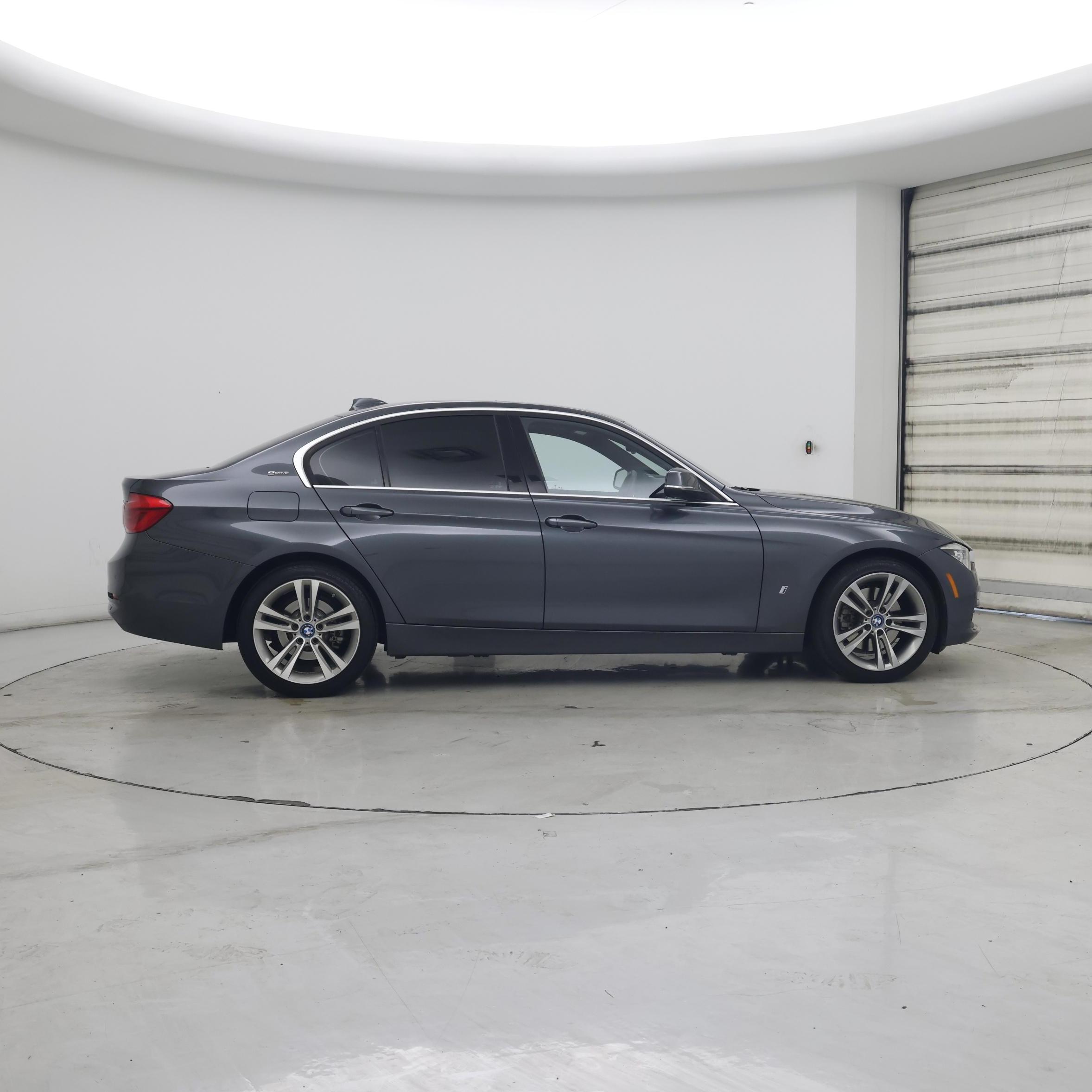 Thumbnail: 2017 BMW 3 Series - 7