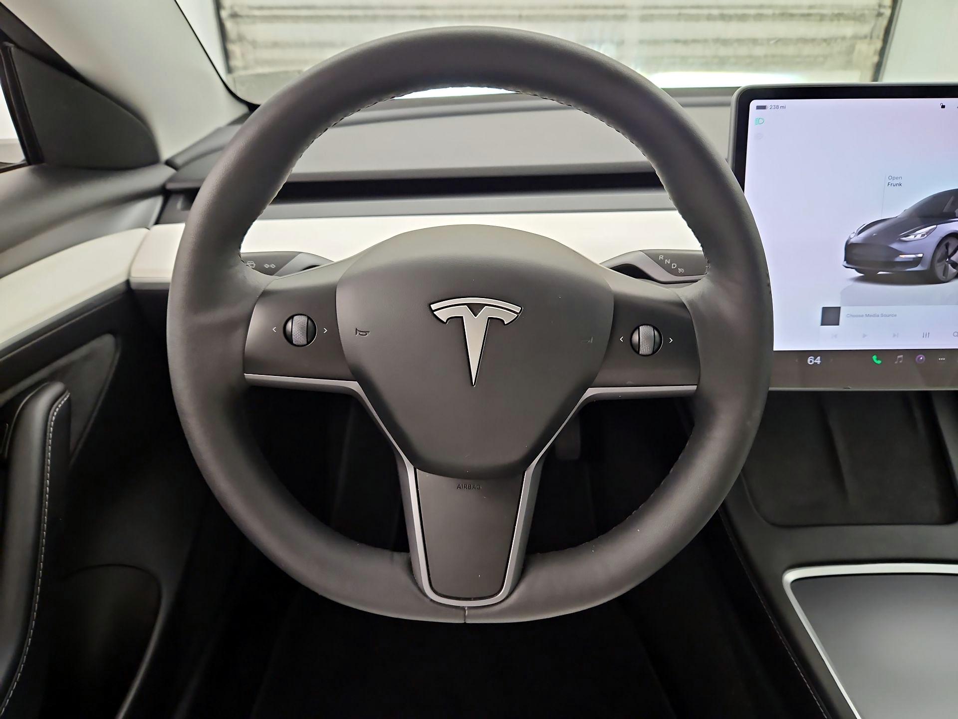 Thumbnail: 2023 Tesla Model 3 - 10