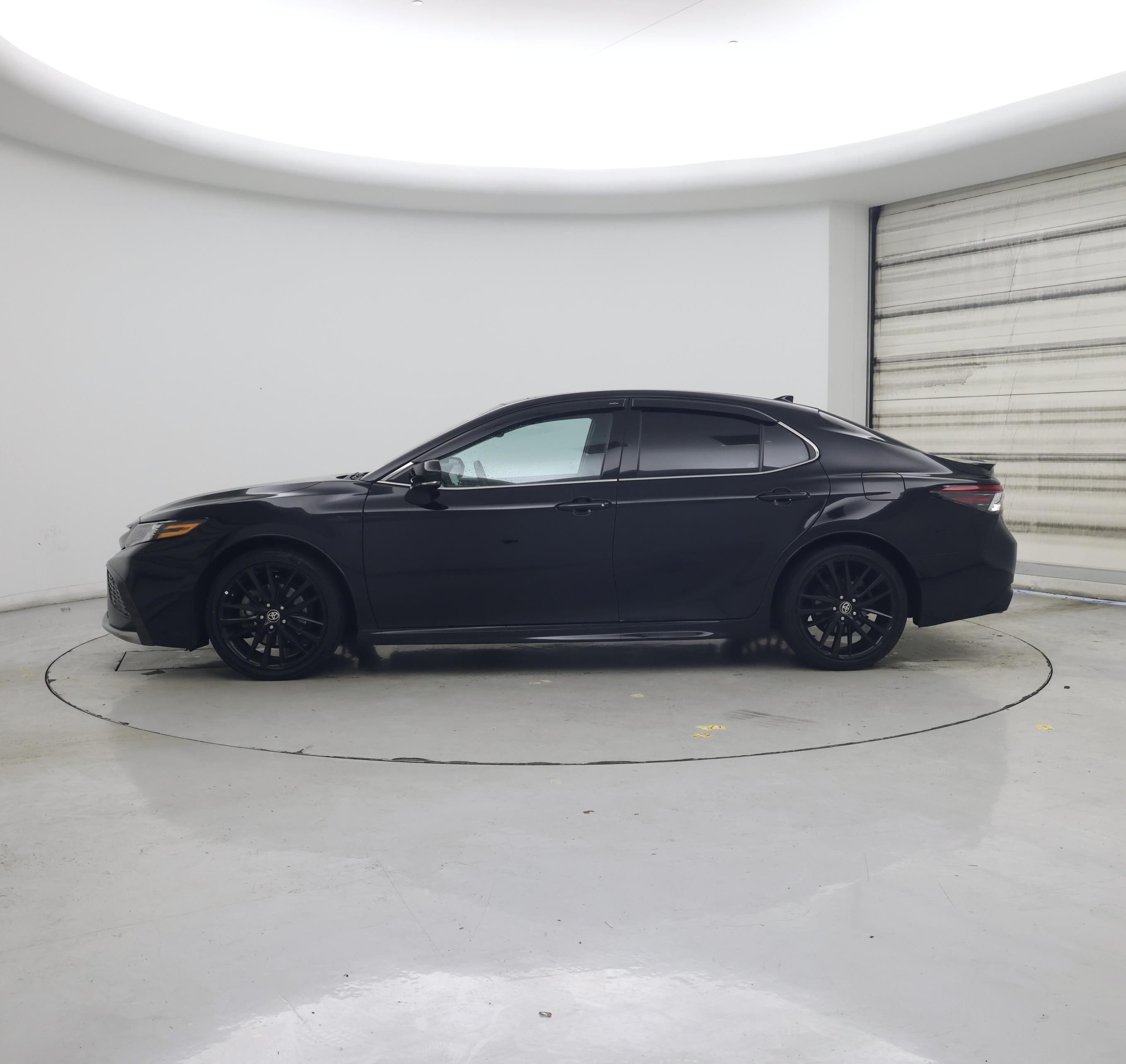 Thumbnail: 2022 Toyota Camry - 3