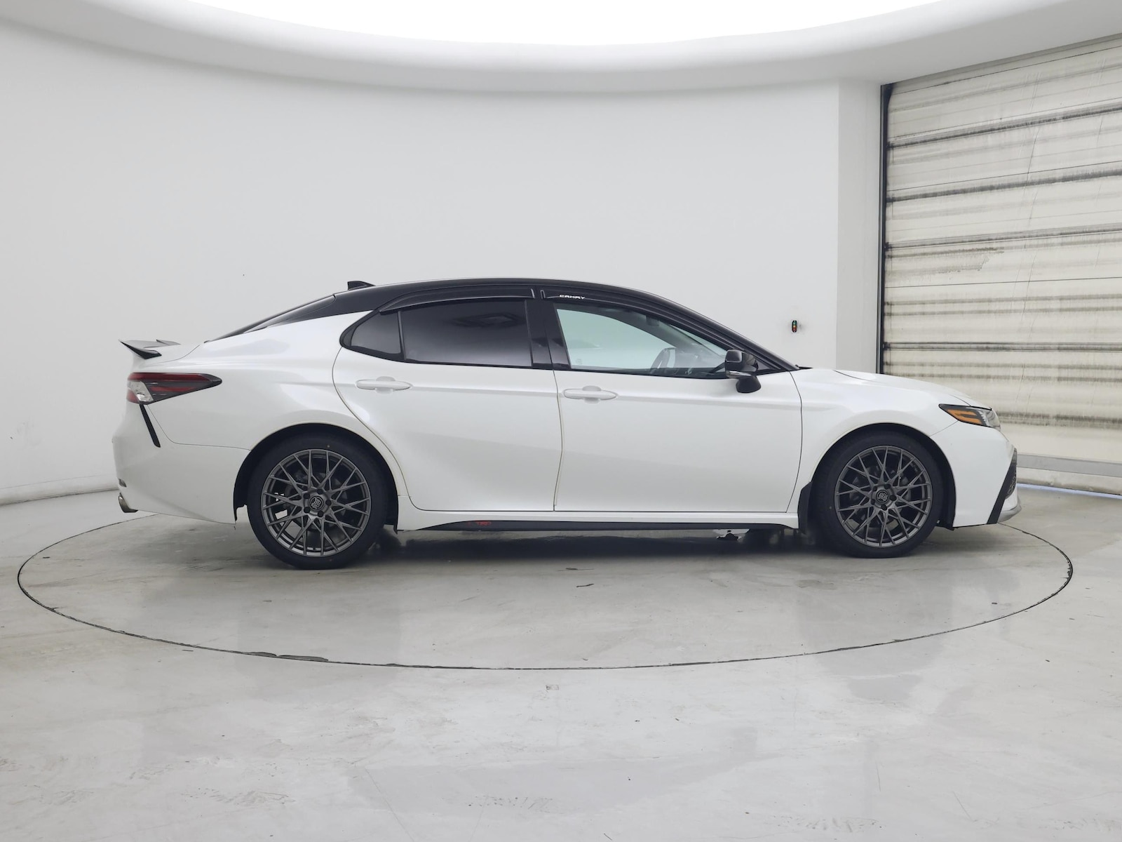2021 Toyota Camry XSE - Photo 8