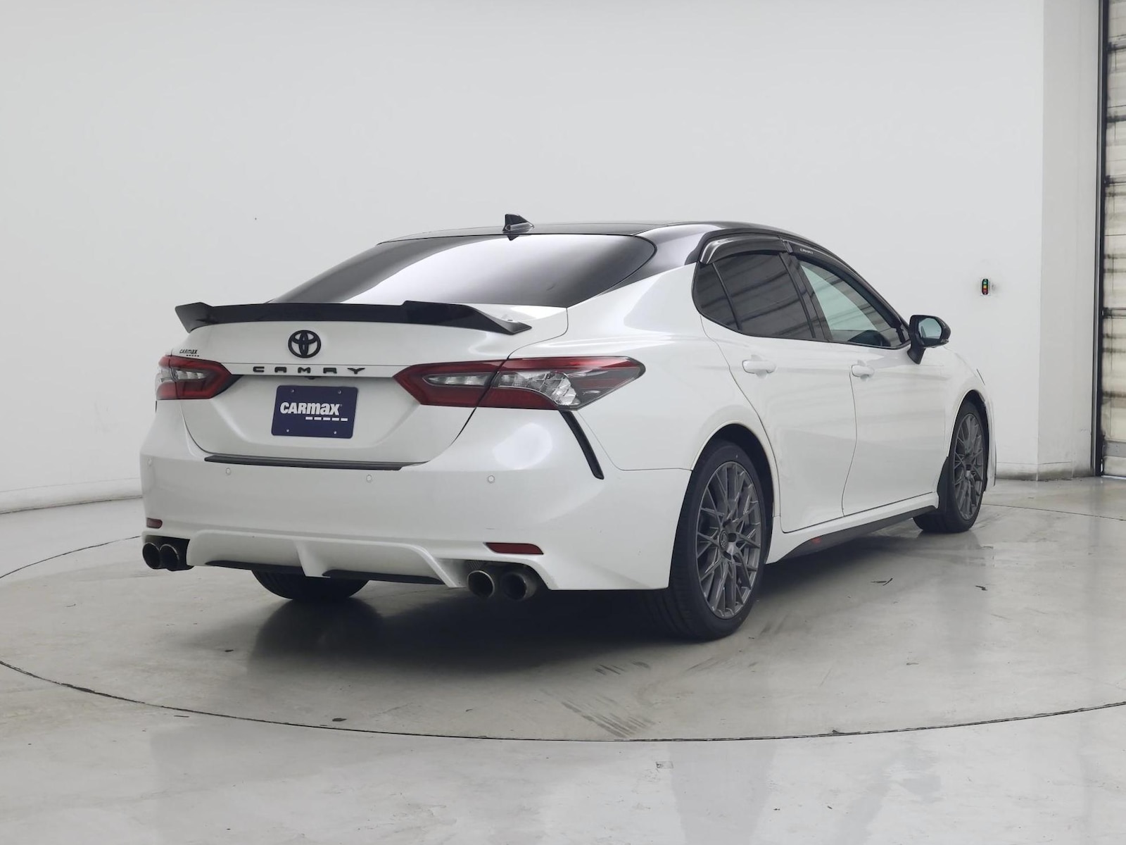 2021 Toyota Camry XSE - Photo 9